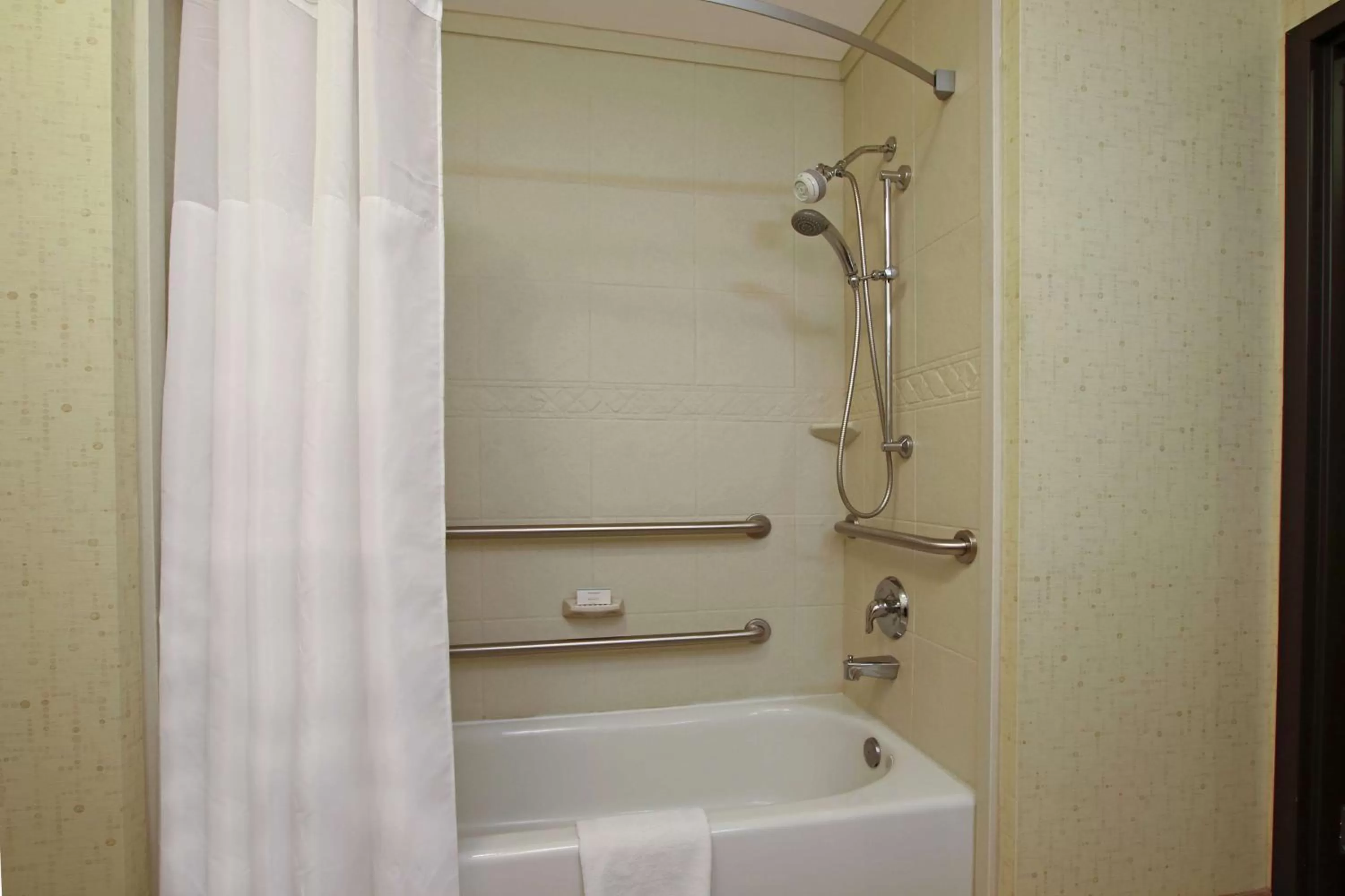 Bathroom in Hampton Inn & Suites Buffalo