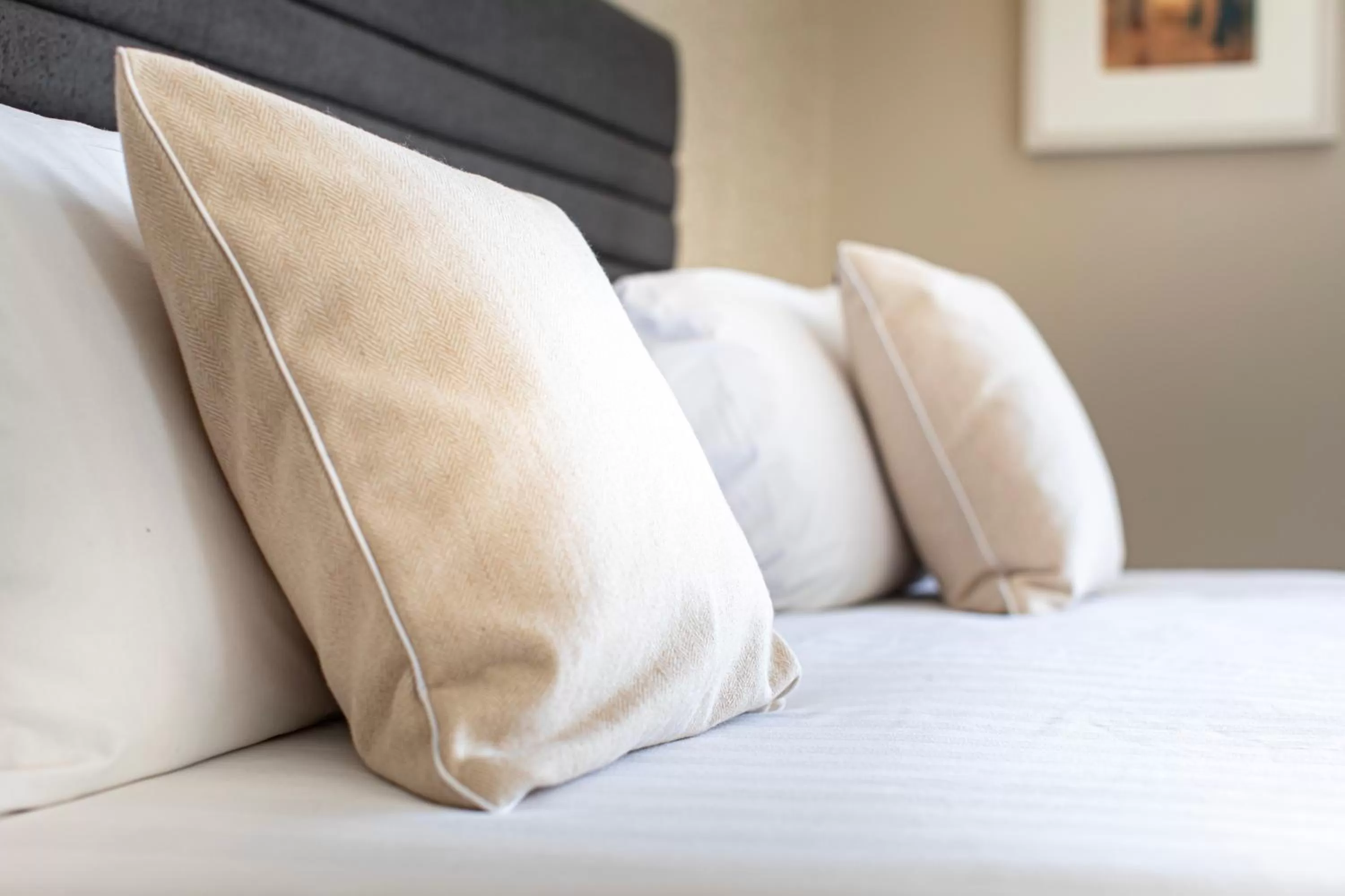 Bedroom, Bed in Ballina Manor Hotel