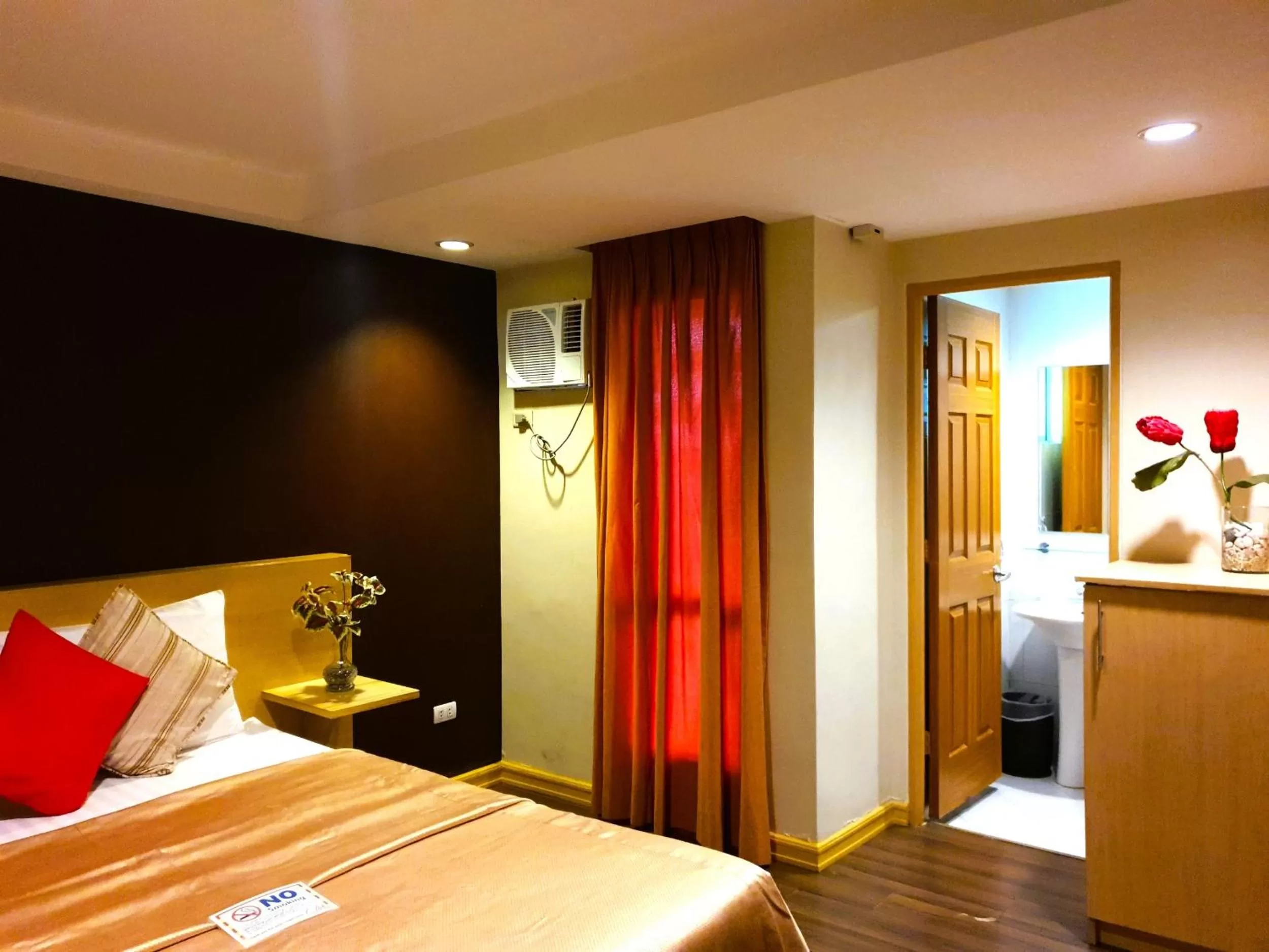 Bedroom, Bed in Festive Hotel Makati