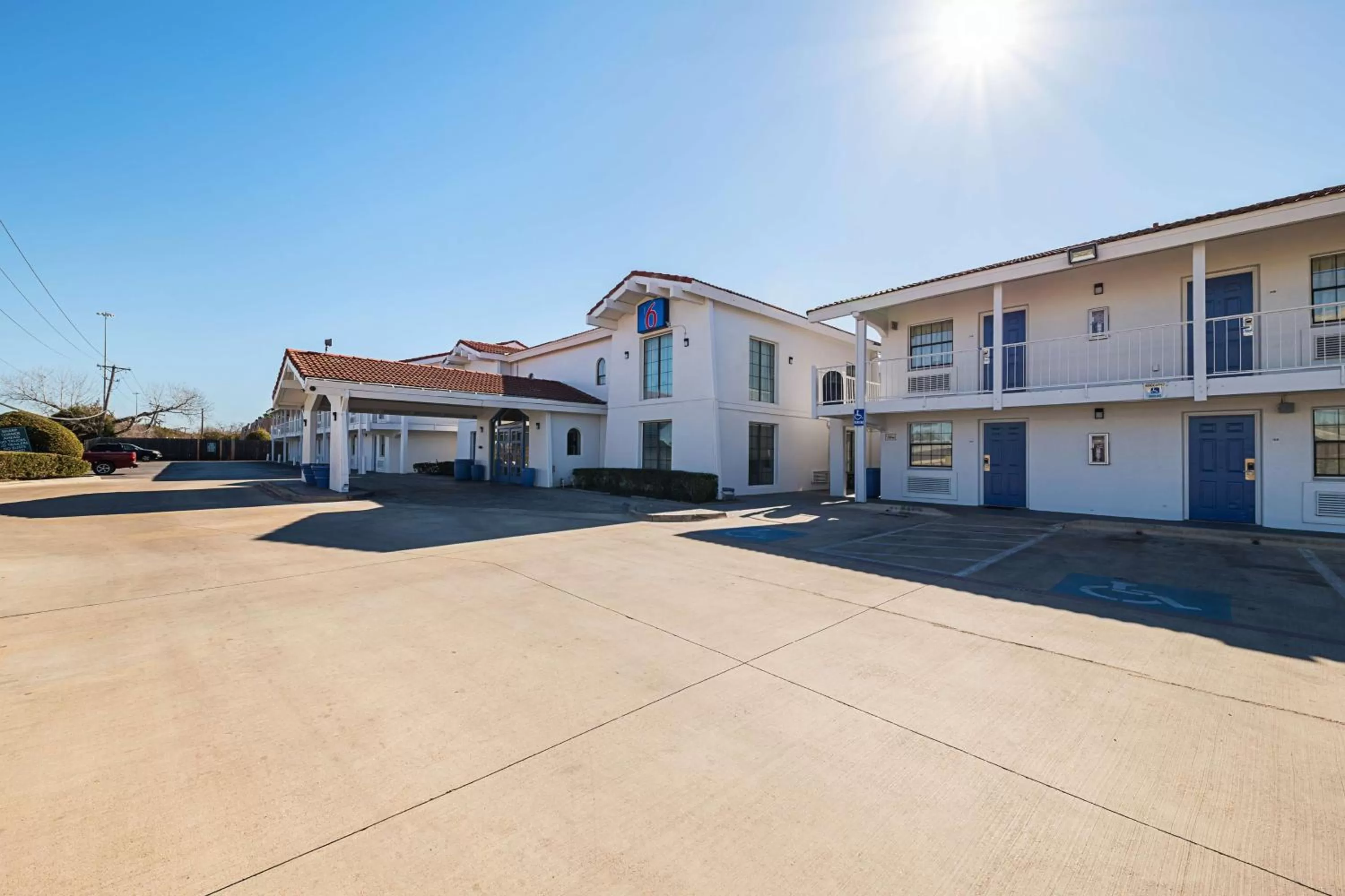 Property building in Motel 6-Grand Prairie, TX - Interstate 30