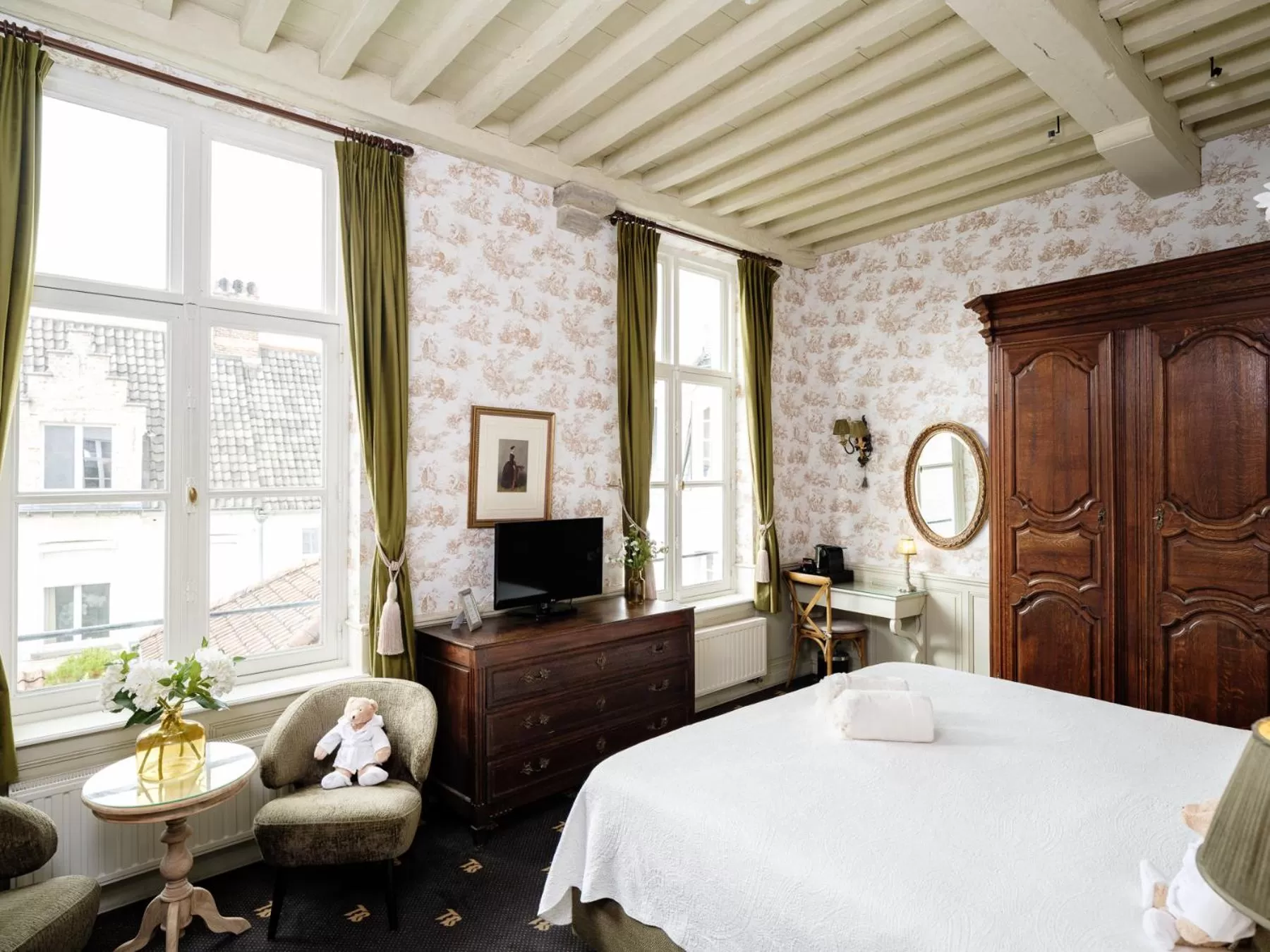 Bed in Canal View Hotel Ter Brughe by CW Hotel Collection