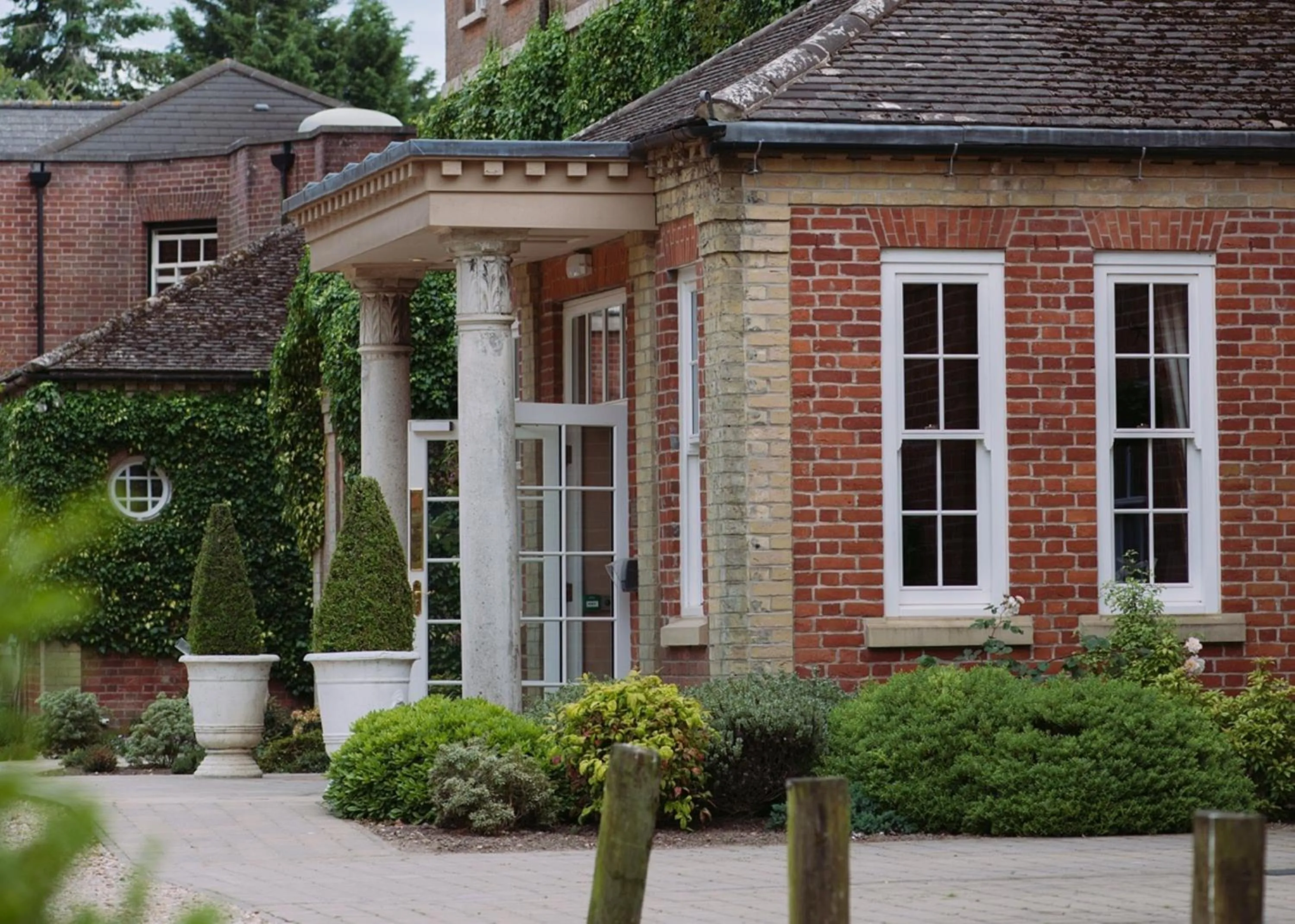 Area and facilities in Bartley Lodge Hotel