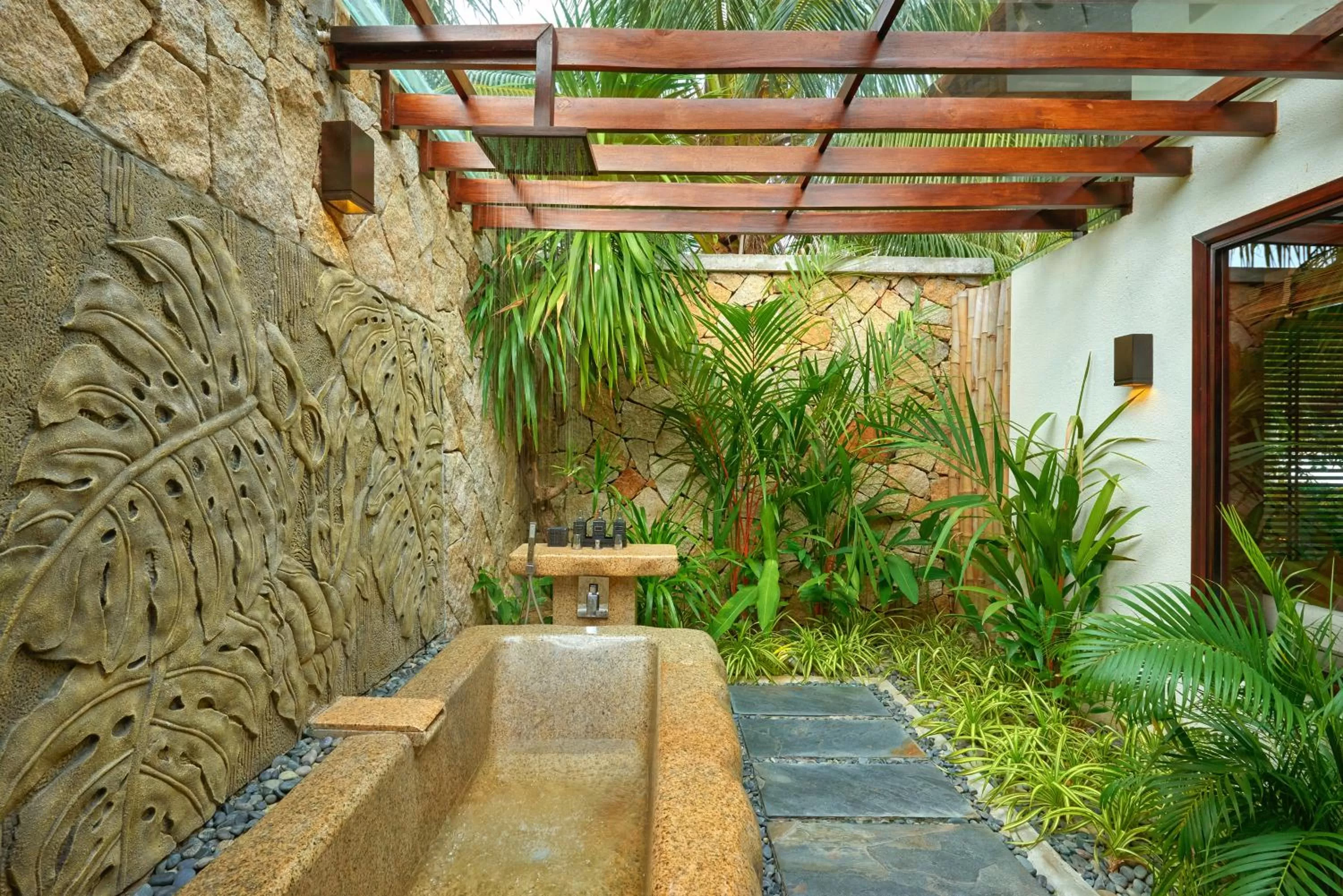 Shower in Amiana Resort Nha Trang