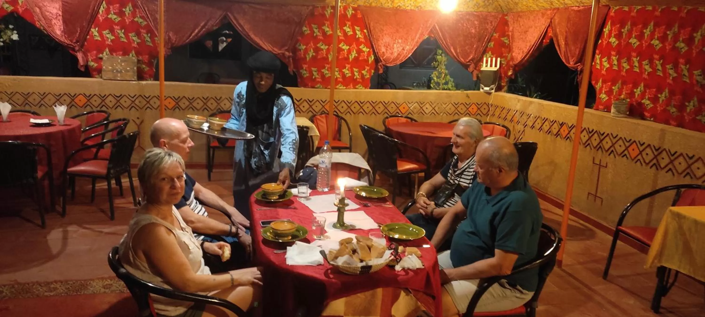 Dining area in Prends Ton Temps