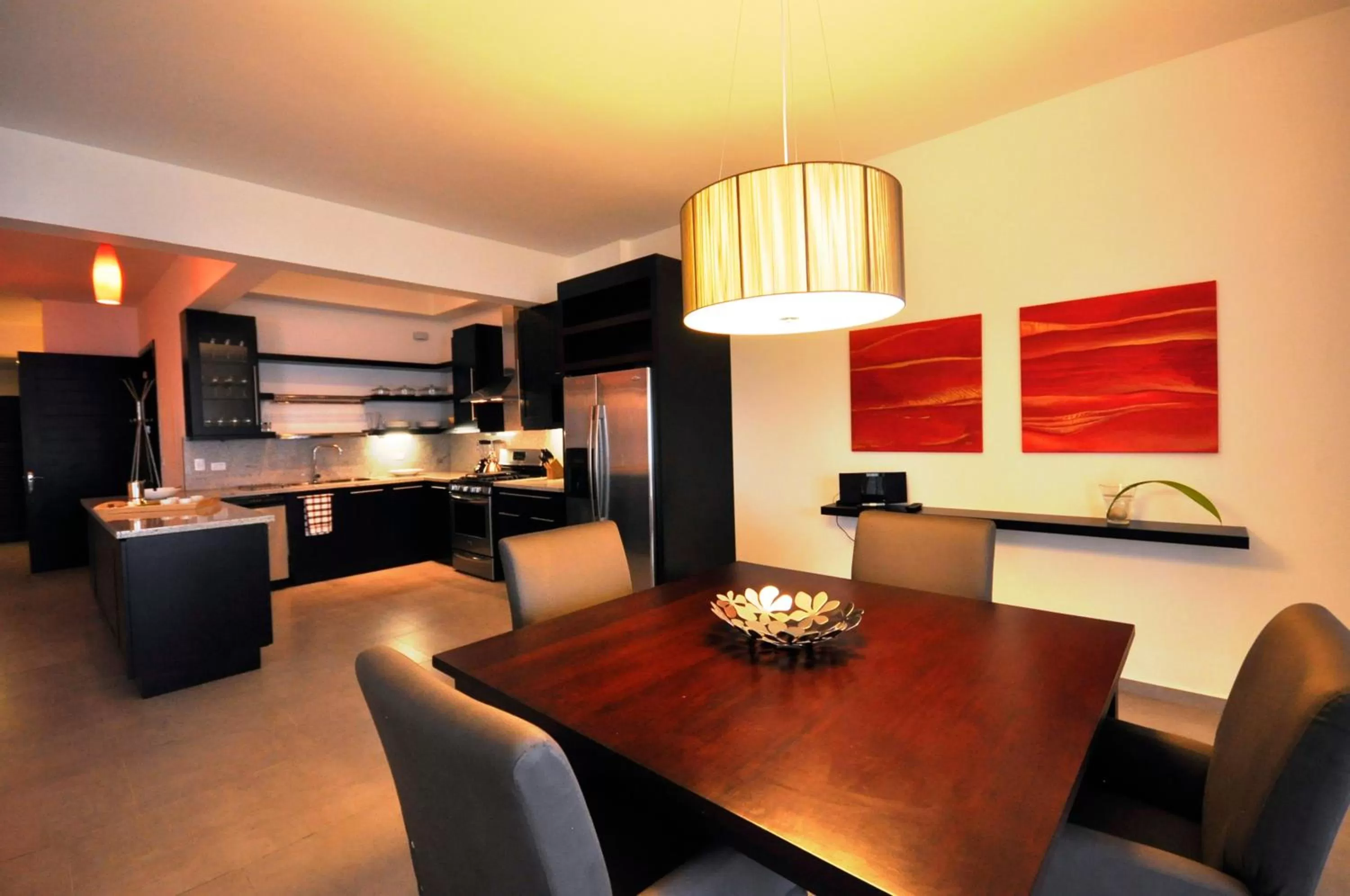 Kitchen or kitchenette in Instyle Residences at Infiniti Blu