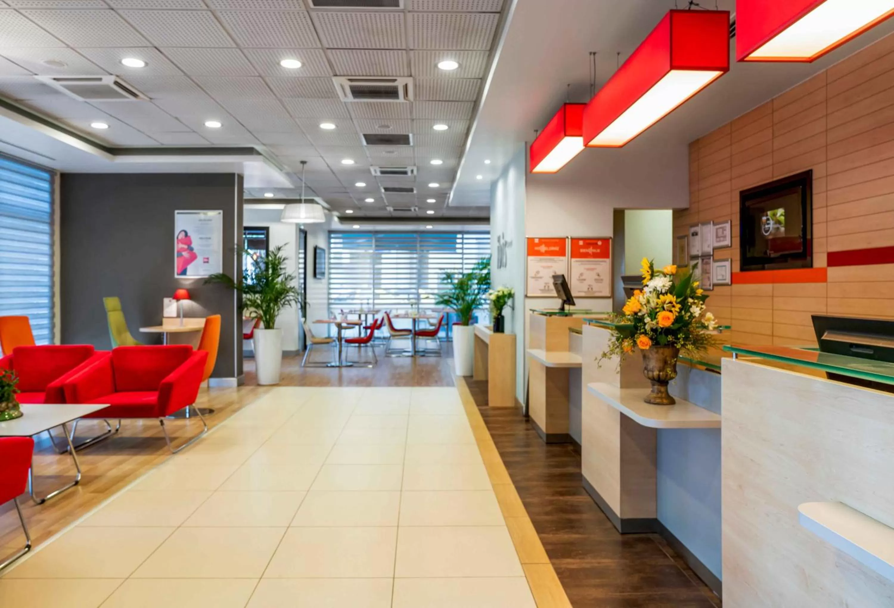 Lobby or reception in Ibis Izmir Alsancak