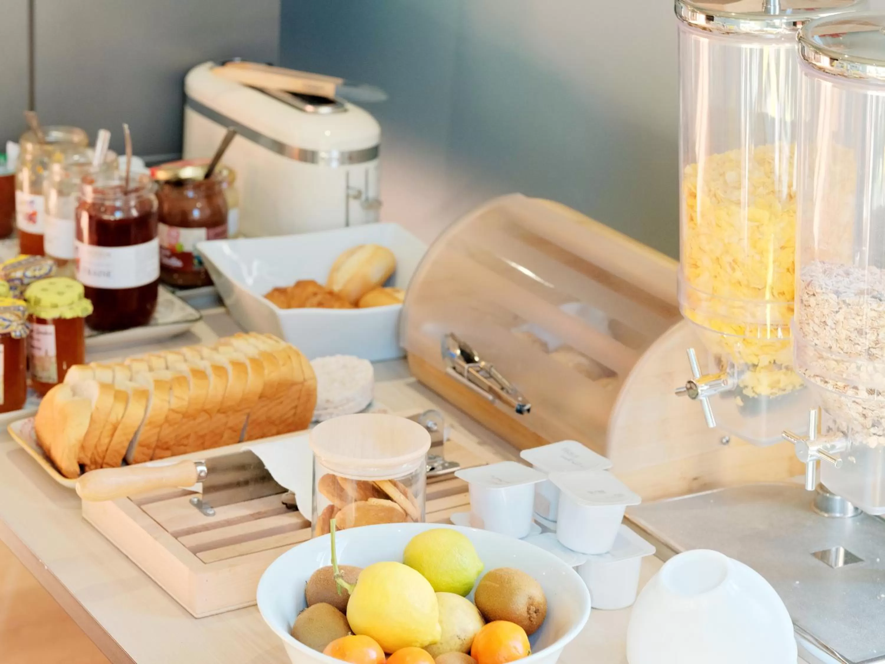 Breakfast in Hotel Lemon