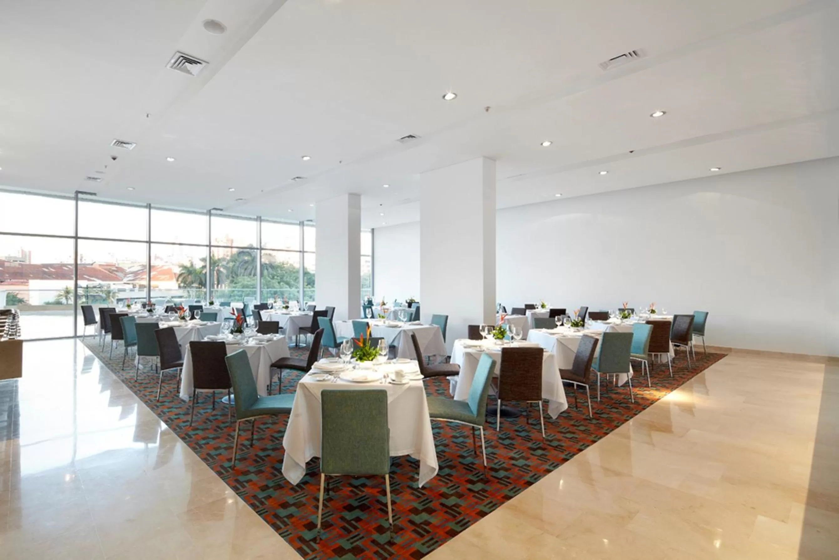 Restaurant/places to eat in Estelar Alto Prado