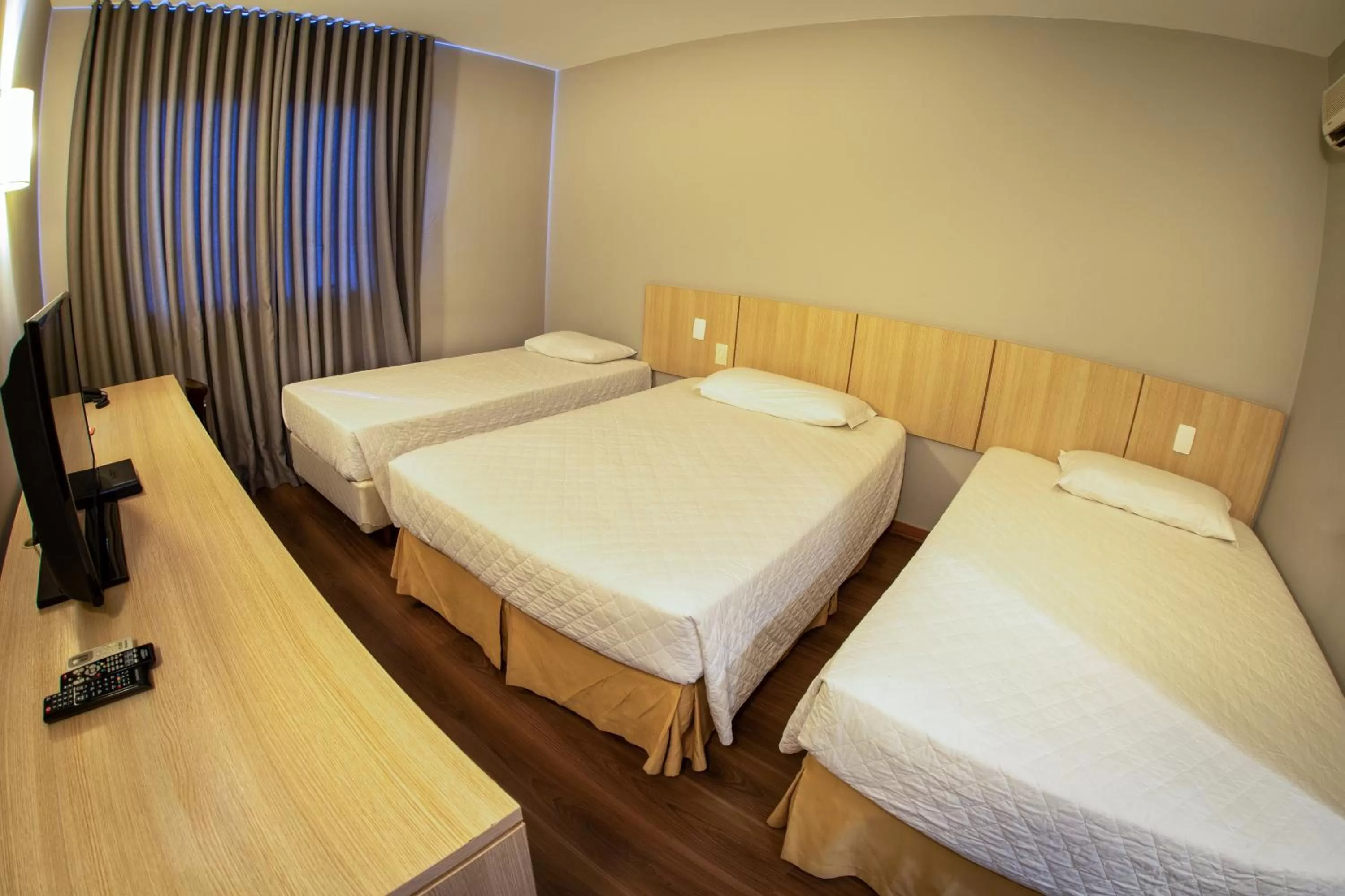 Bed in Hotel Campo Largo Express