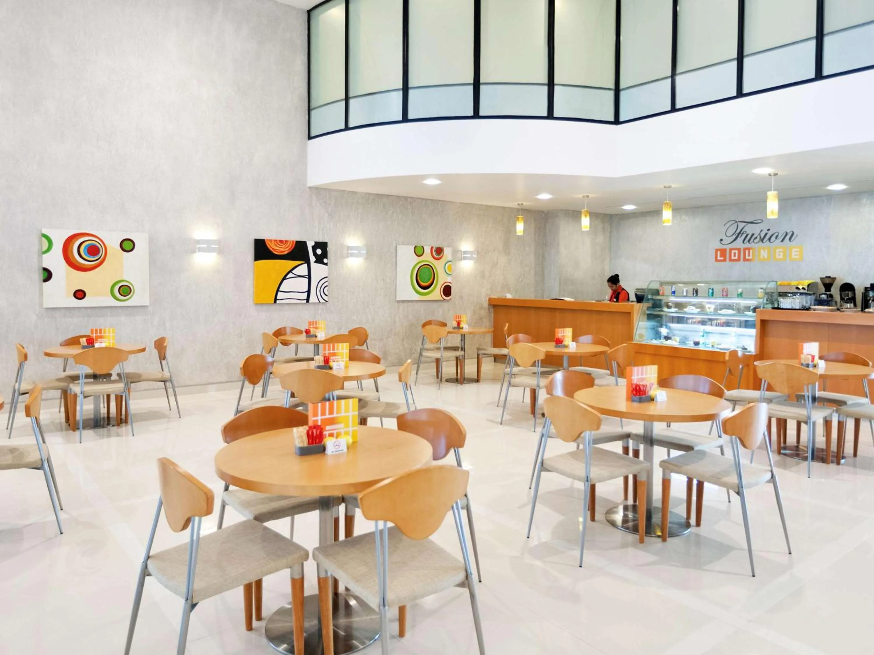 Restaurant/places to eat in Ibis Abu Dhabi Gate