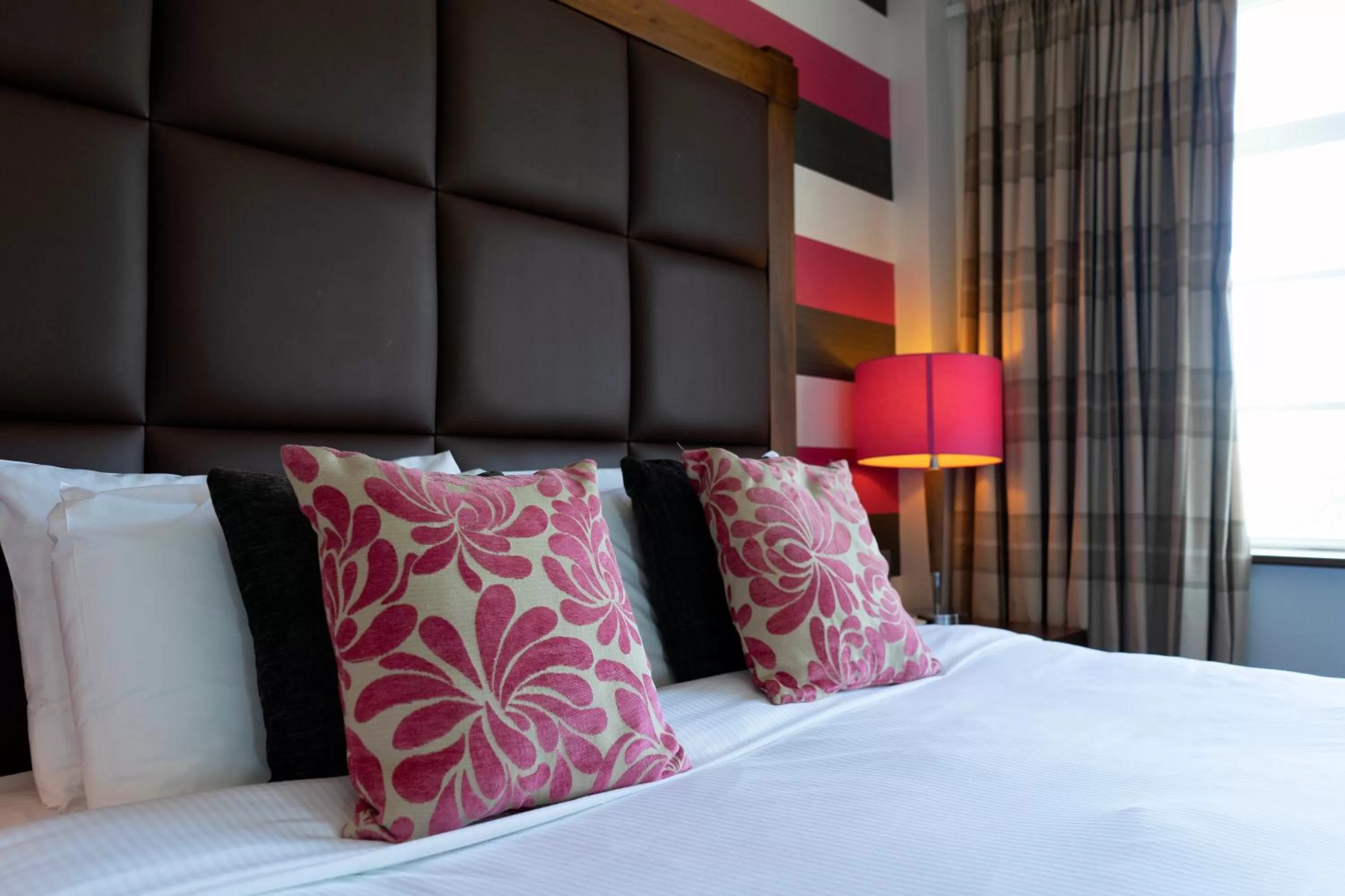 Bed in Earl Of Doncaster Hotel