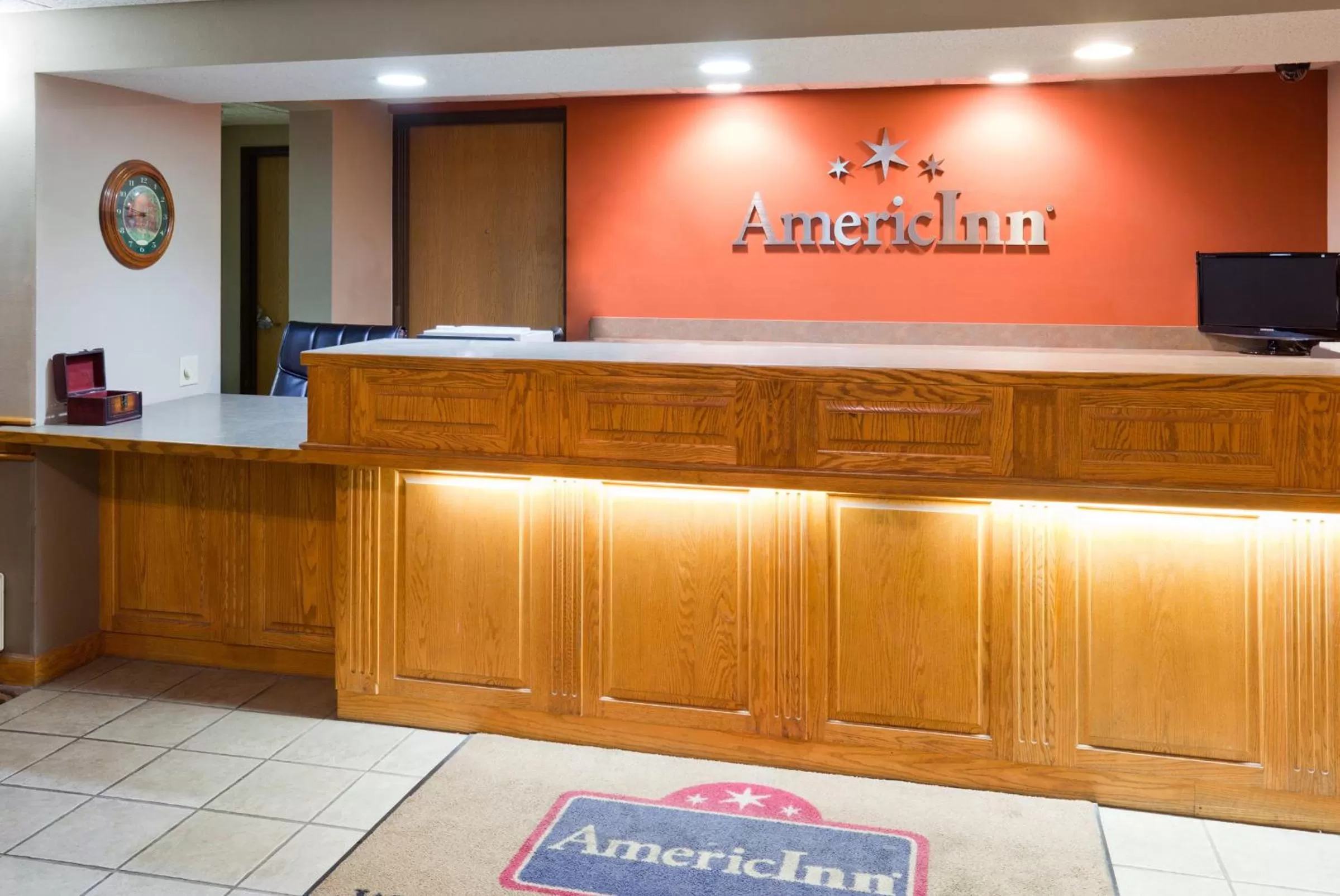 Lobby or reception in AmericInn by Wyndham Coon Rapids