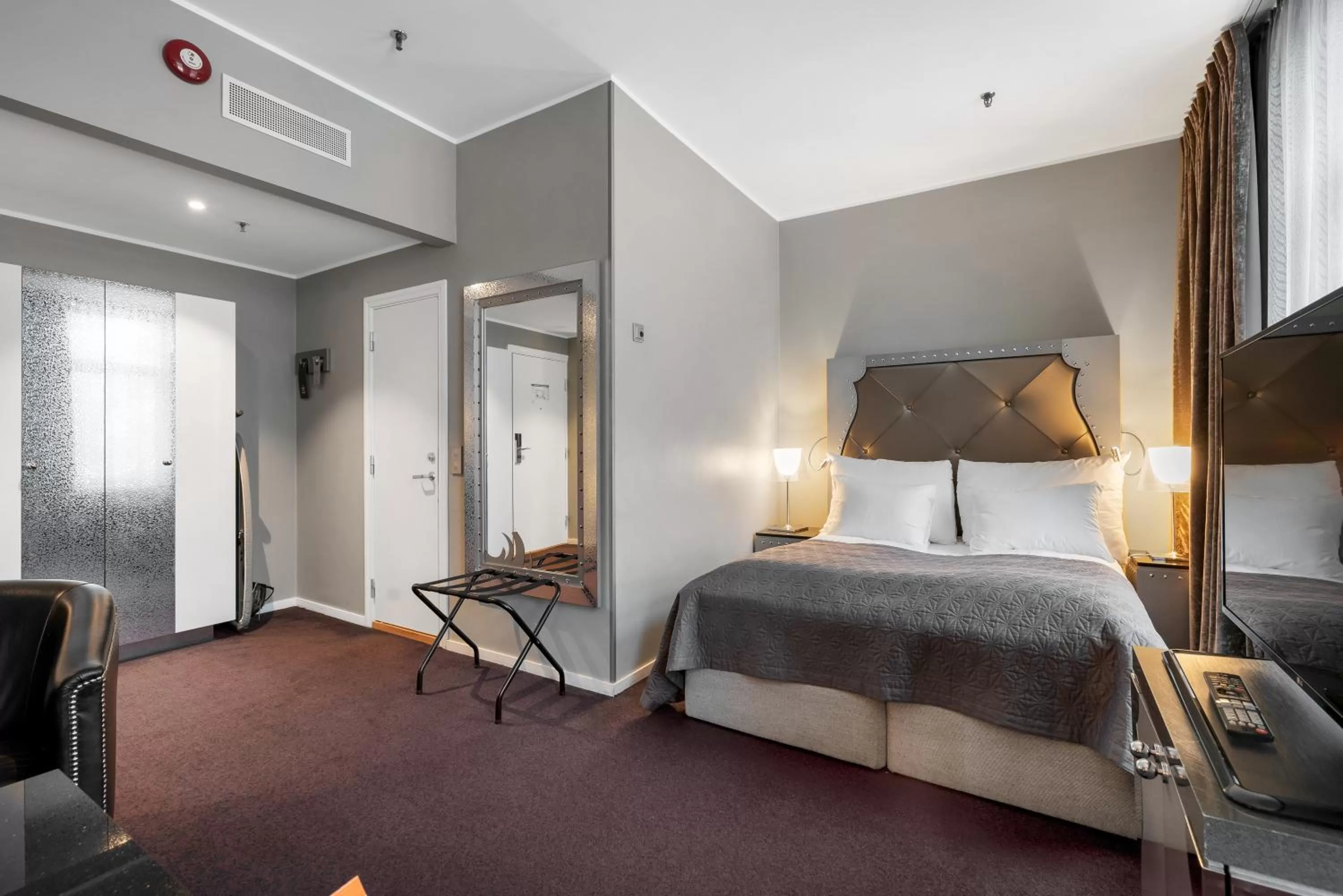 TV and multimedia, Bed in Clarion Hotel Ernst