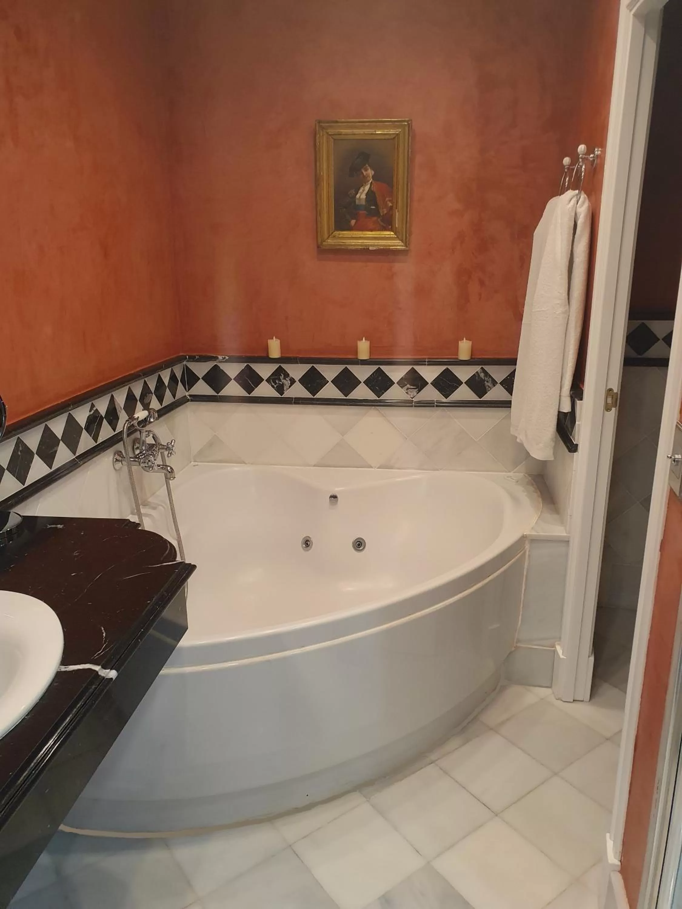 Bathroom in Hotel Ateneo Sevilla