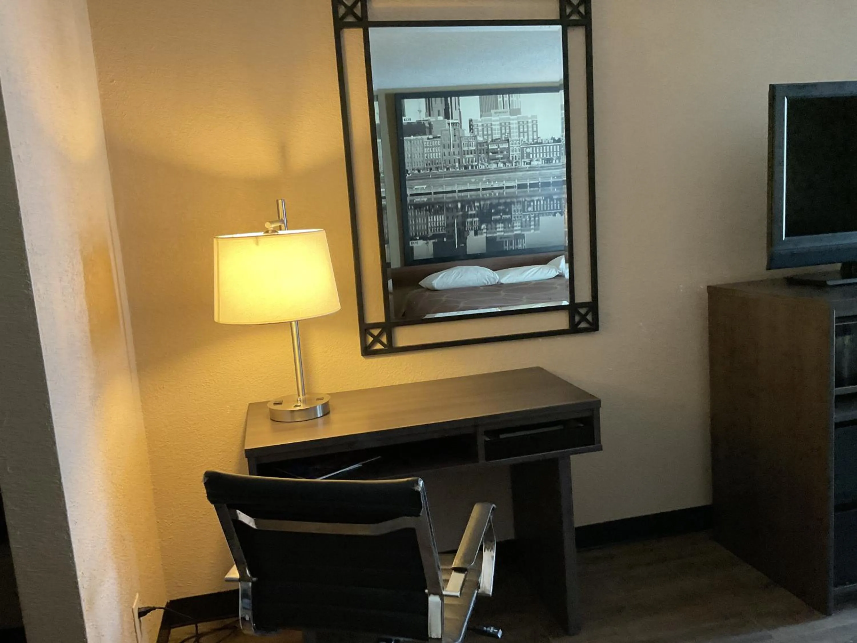 hair dresser in Super 8 by Wyndham Chattanooga/East Ridge