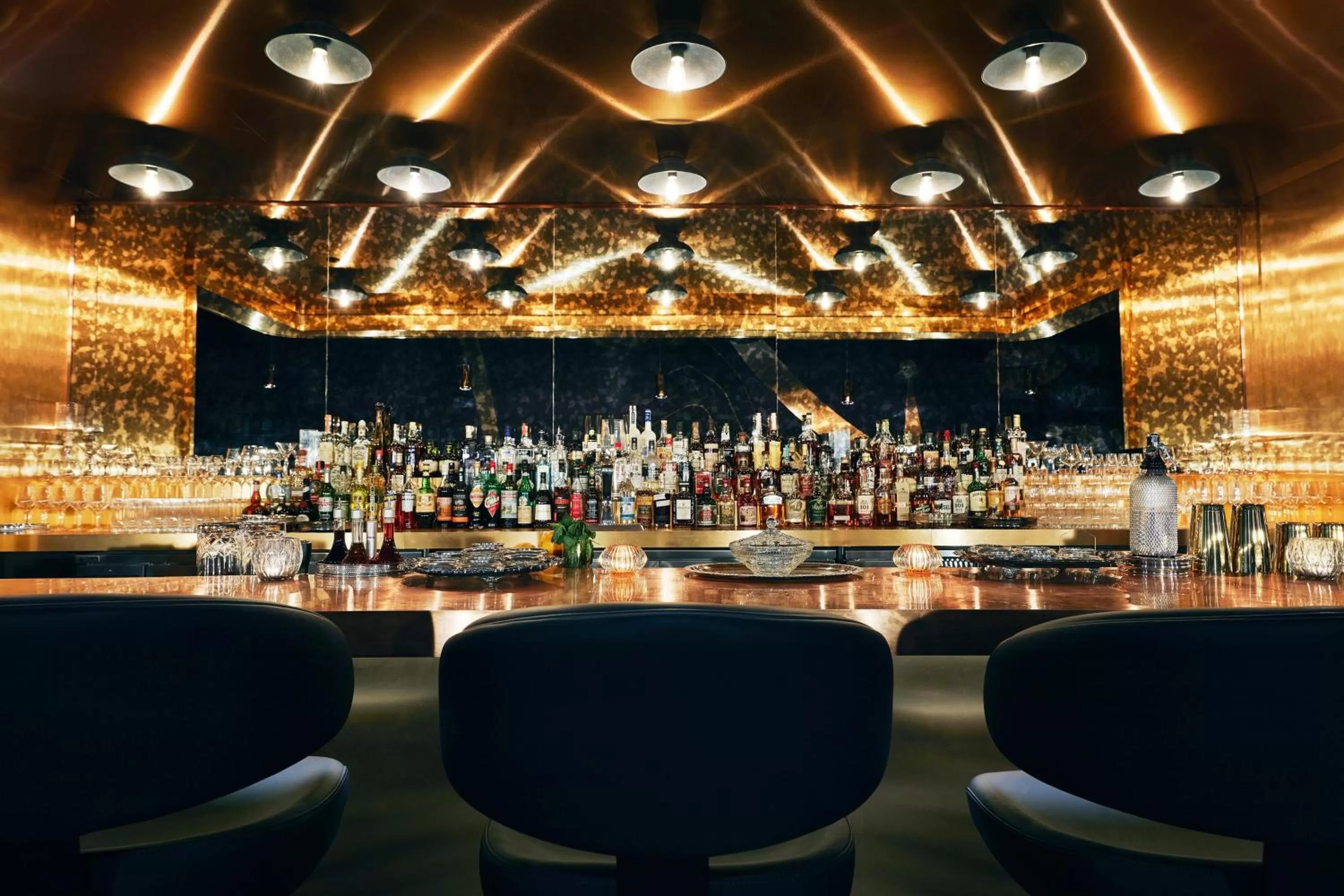 Lounge or bar in Kinley Chattanooga Southside, a Tribute Portfolio Hotel