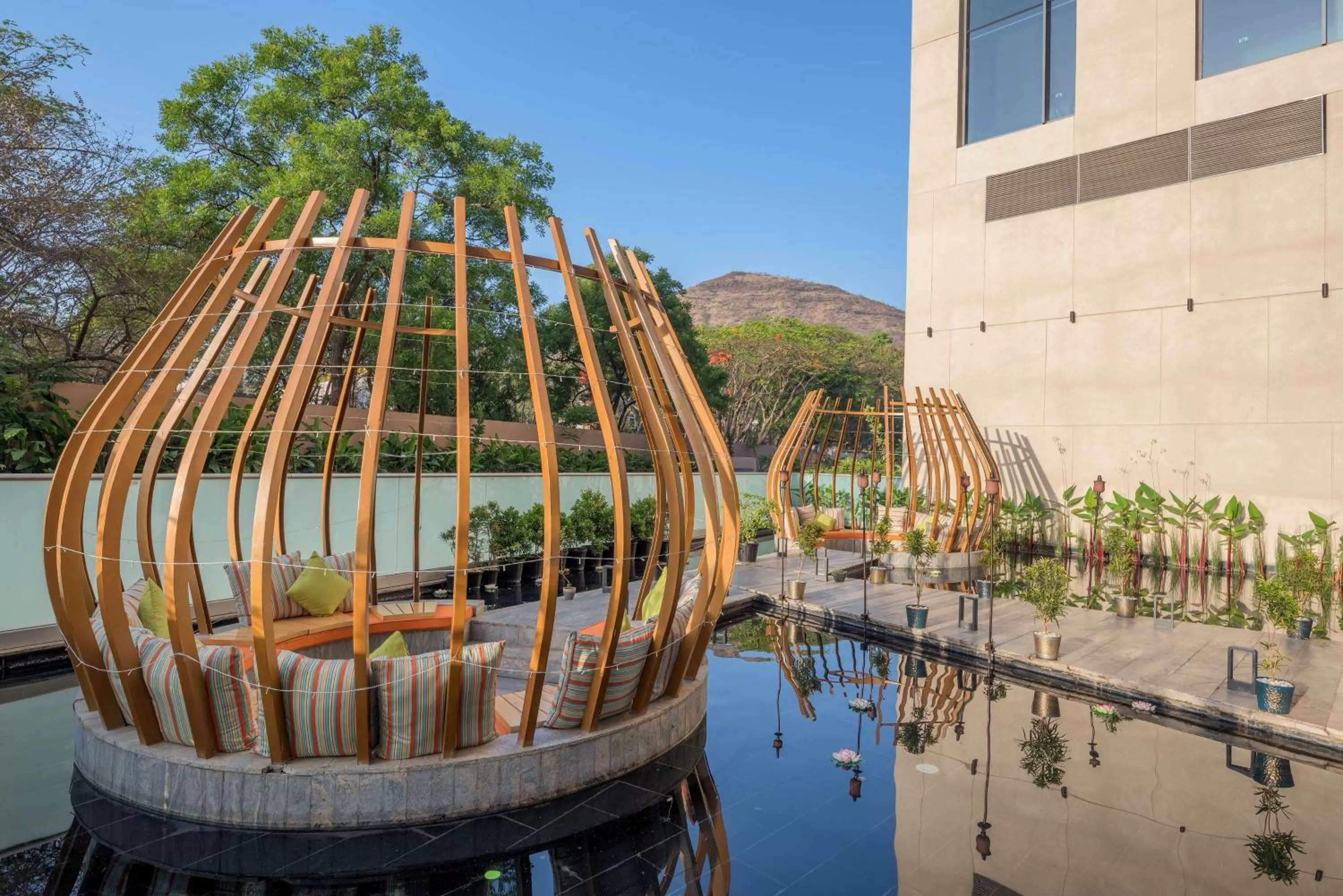 Restaurant/places to eat in Radisson Blu Hotel & Spa, Nashik