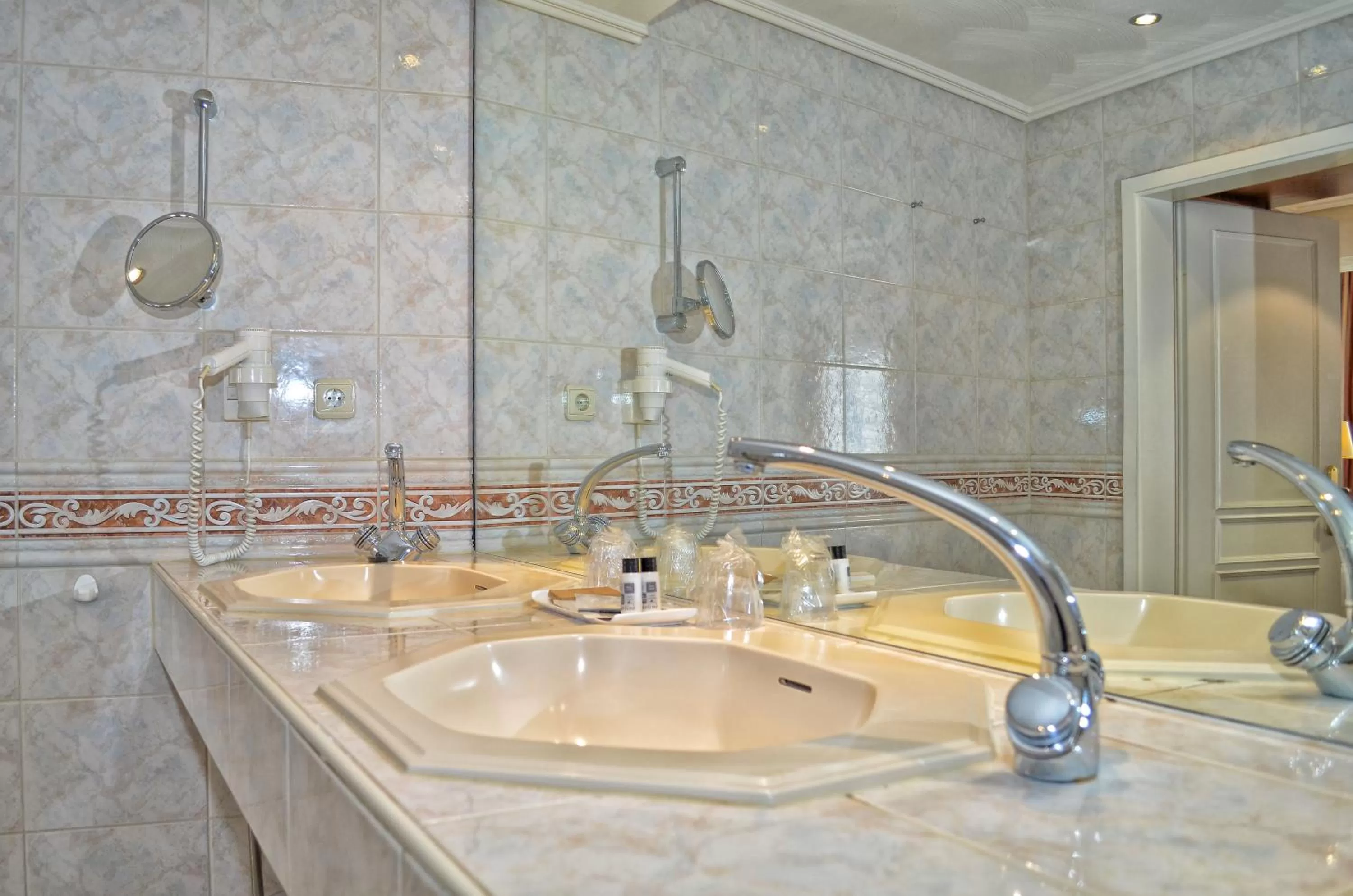 Bathroom in Horchem Hotel-Restaurant-Café-Bar