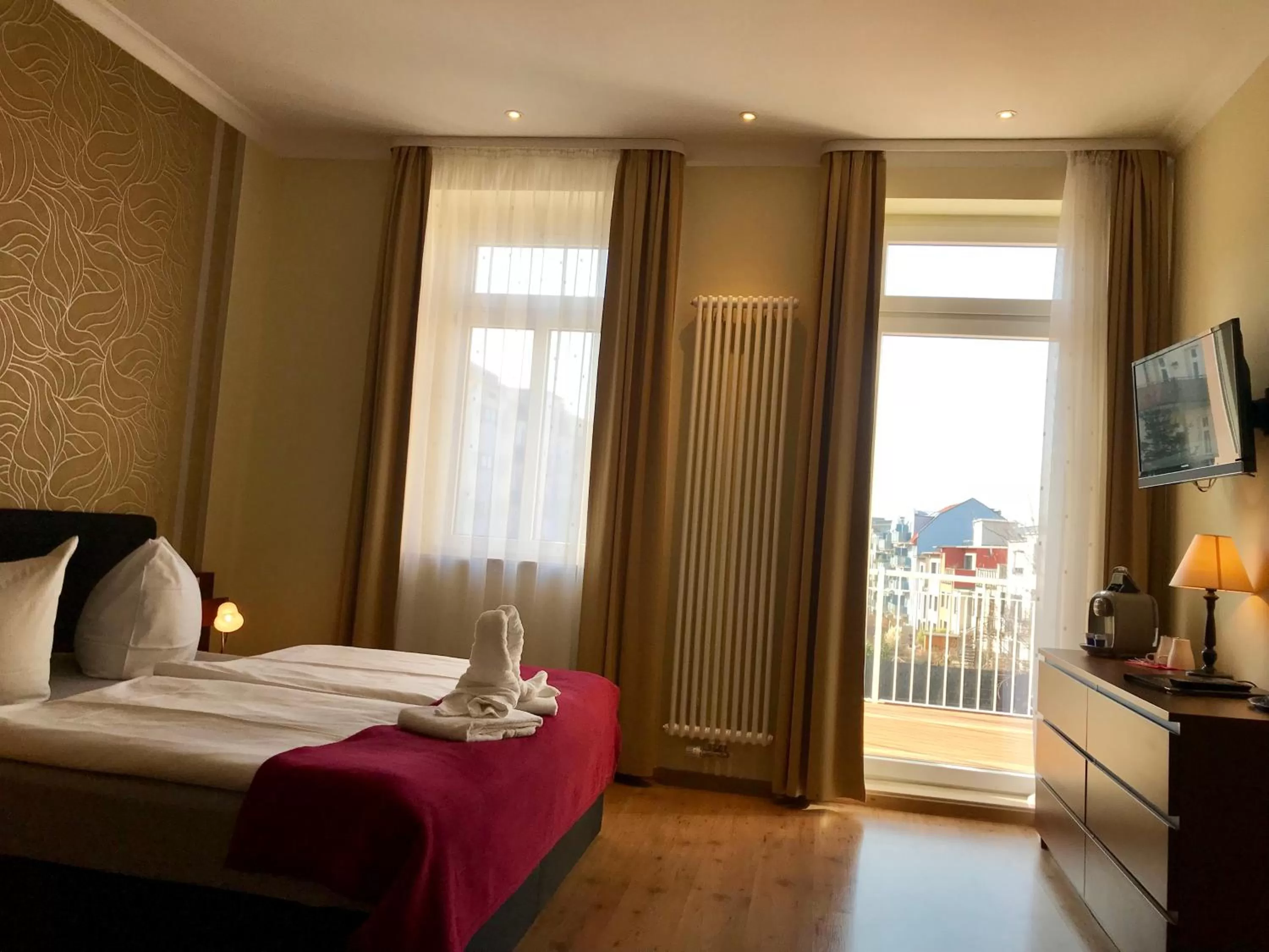 Photo of the whole room, Bed in Hotel via City Leipzig Mitte