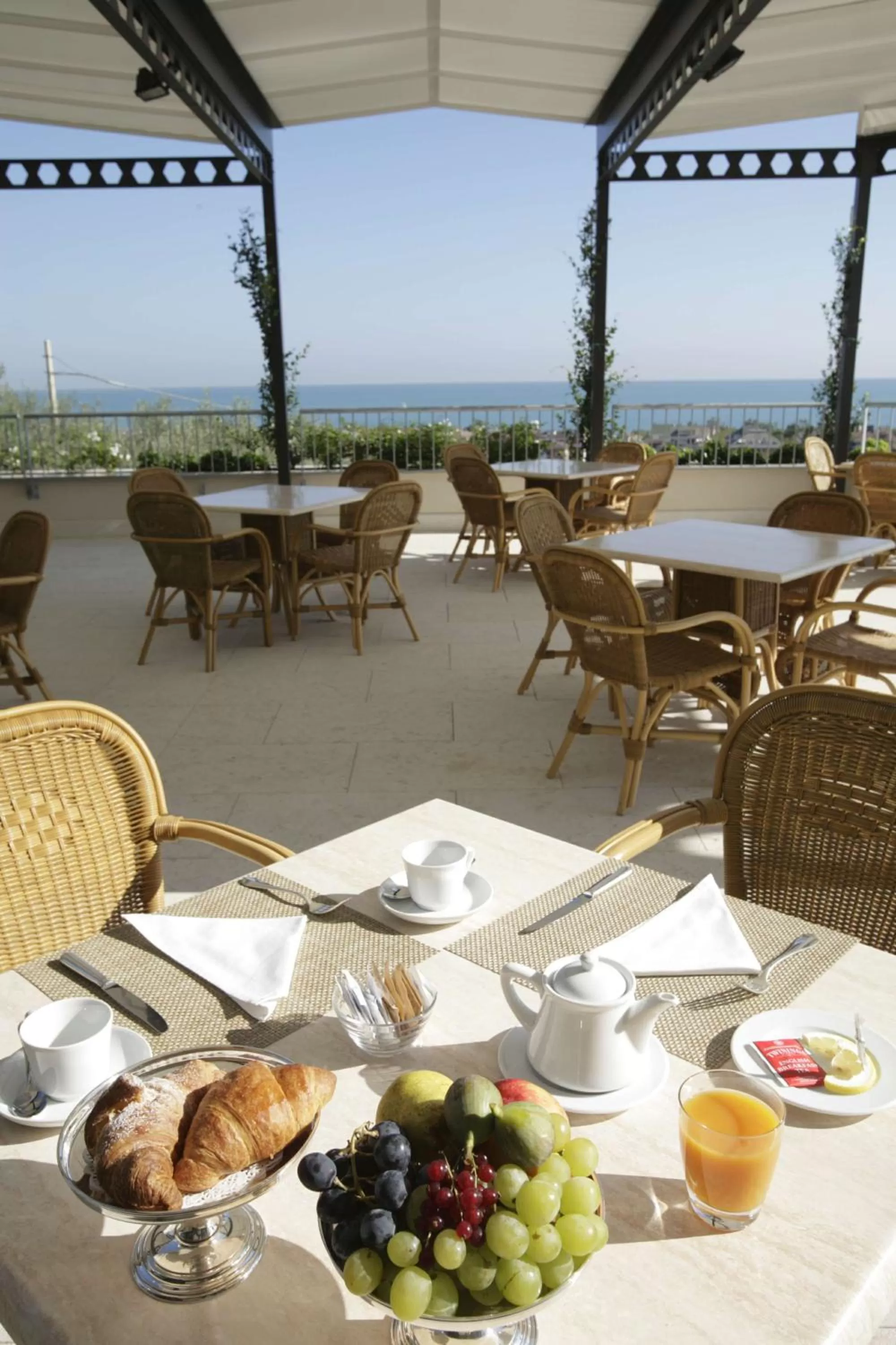 Breakfast in Villa Maria Hotel & SPA