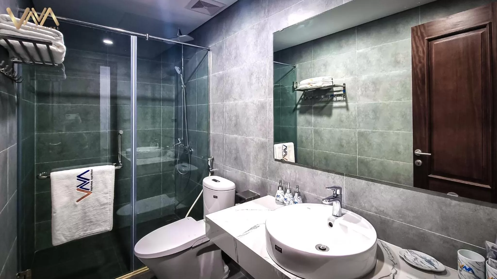 Toilet in VNAHOMES APARTHOTEL