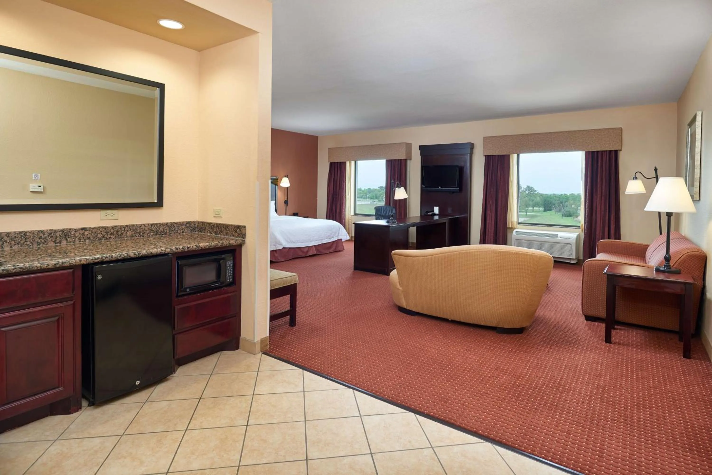 Bedroom, Bed in Hampton Inn & Suites Austin South Buda