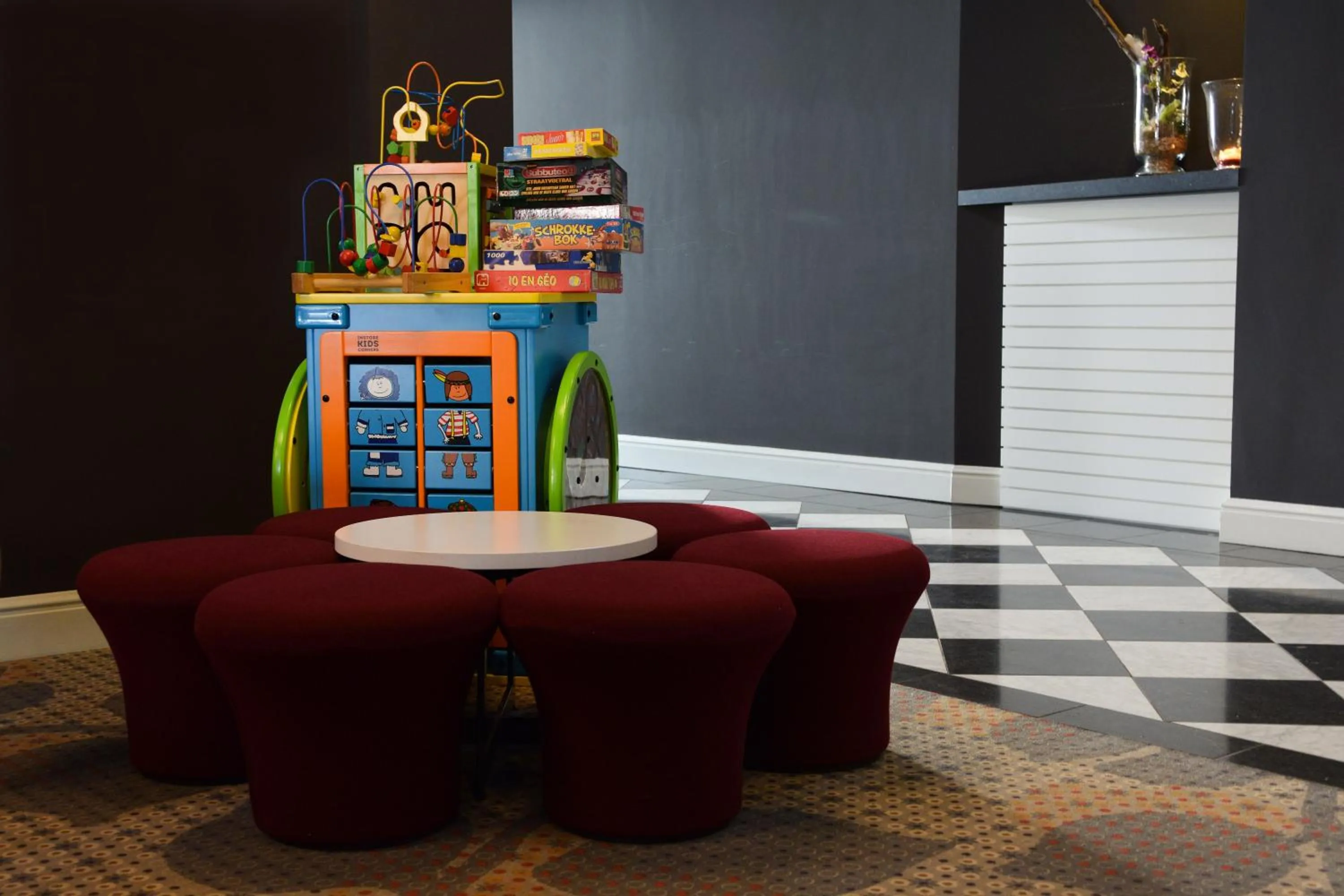 Lobby or reception in Golden Tulip West Ende