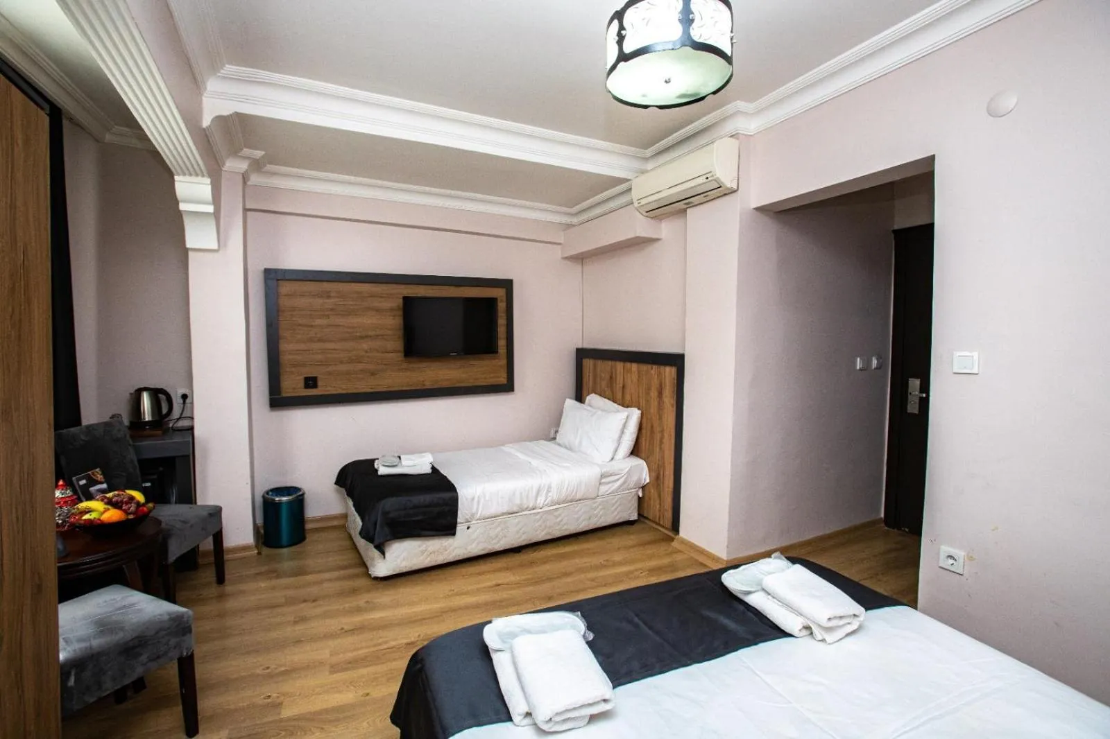 Bed in Comfort Hotel Taksim
