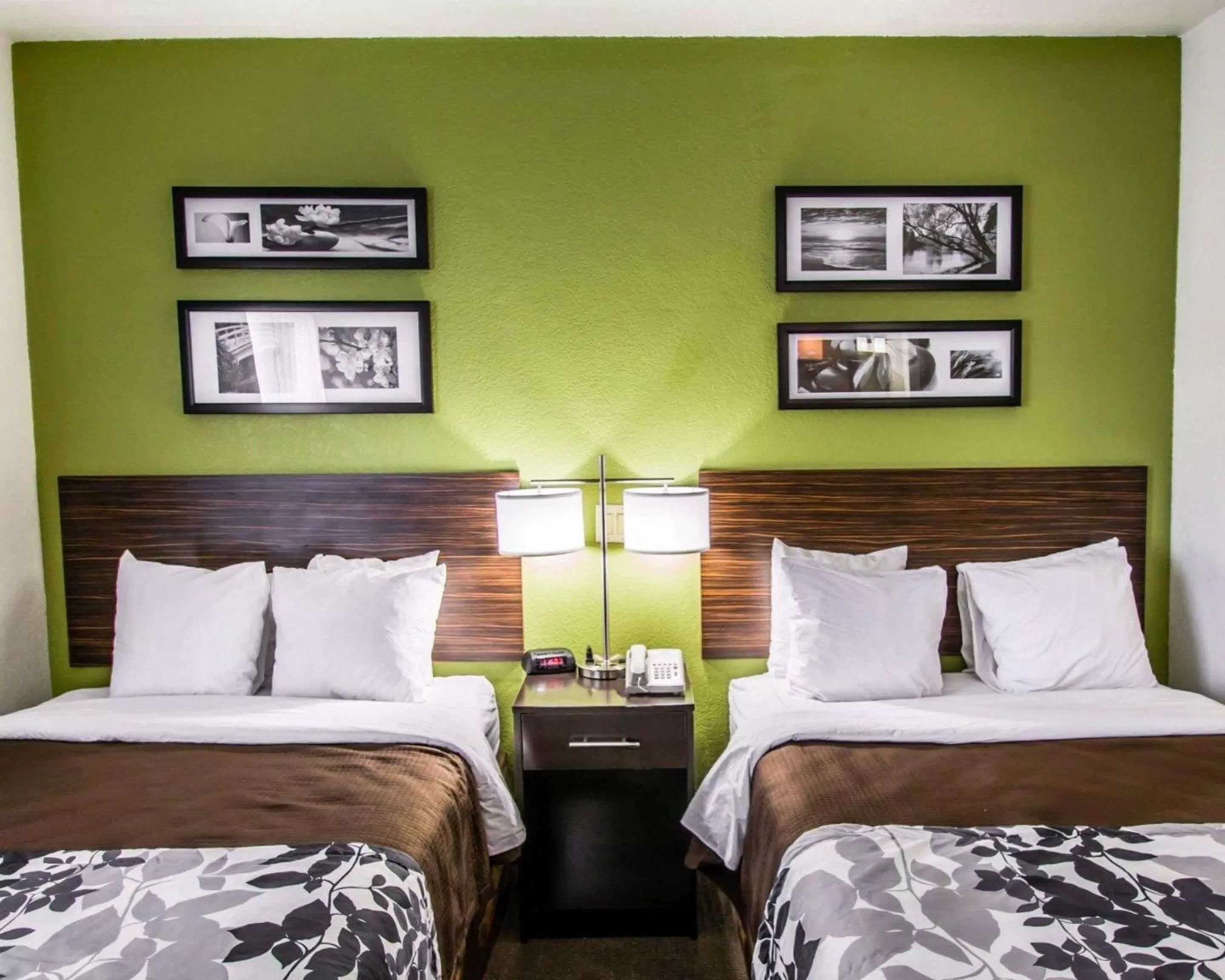 Photo of the whole room, Bed in Sleep Inn Fort Pierce I-95