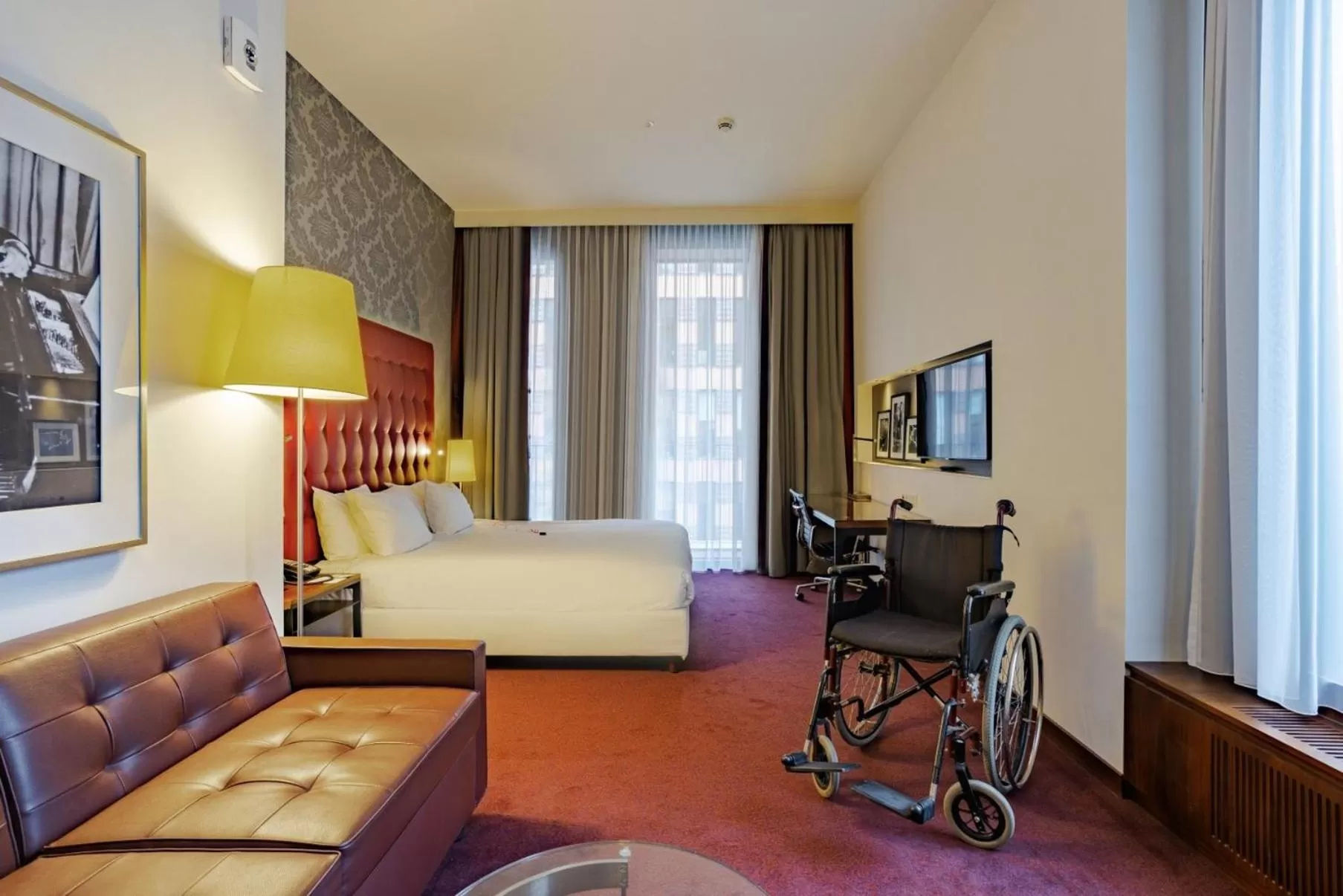Photo of the whole room, Bed in Crowne Plaza Amsterdam - South by IHG