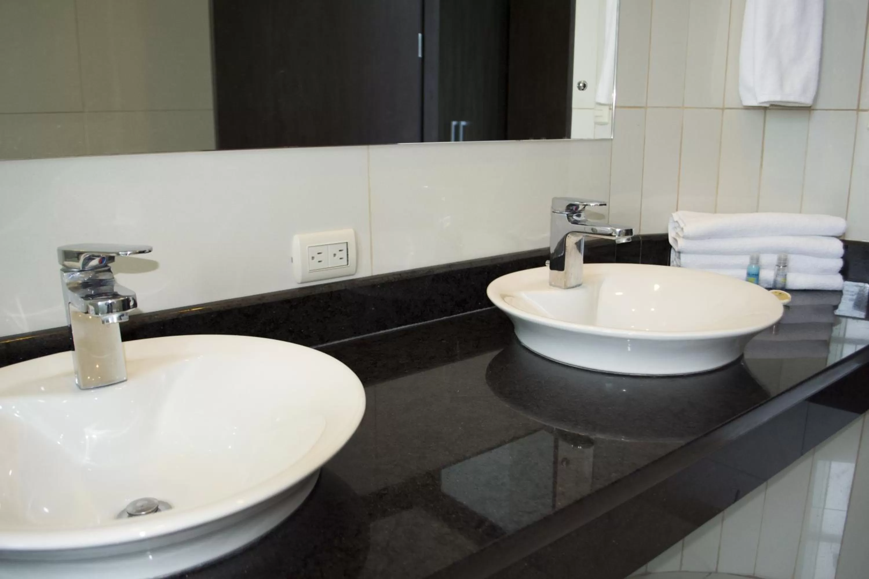 Bathroom in Puerto Azul Hotel