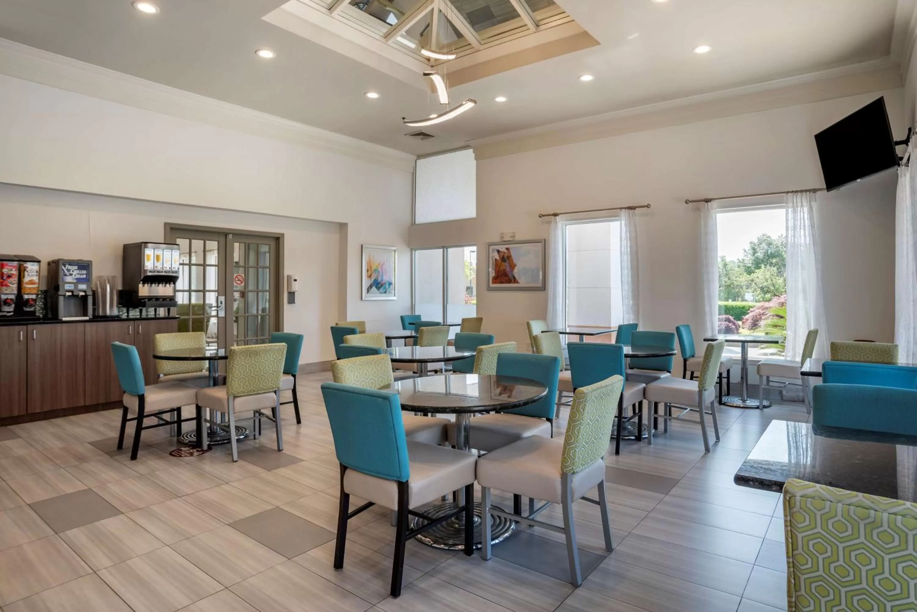 Breakfast in Best Western Carlton Suites