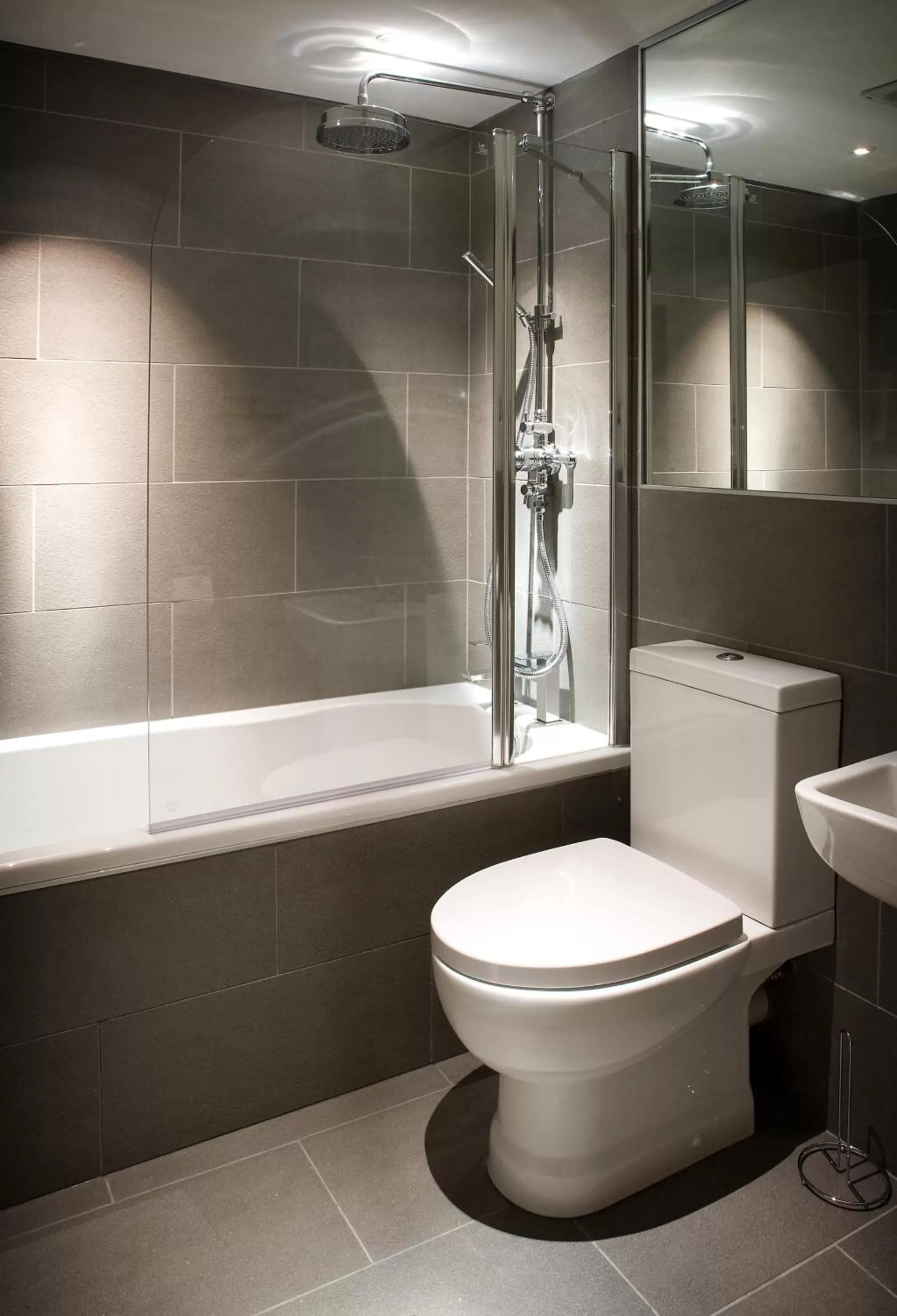 Bathroom in Castle Hotel & Apartments