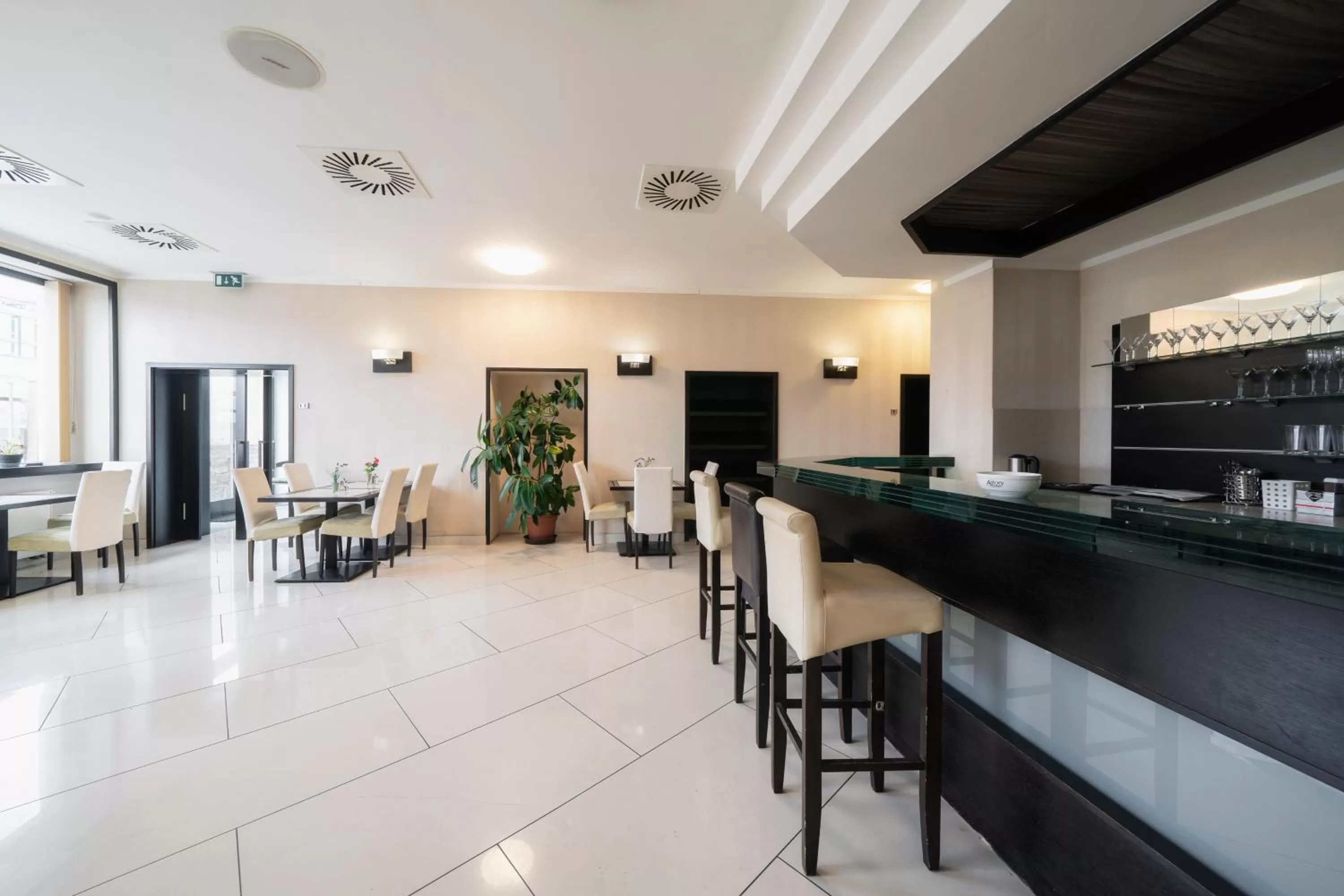 Restaurant/places to eat in Hotel Astory Plzeň