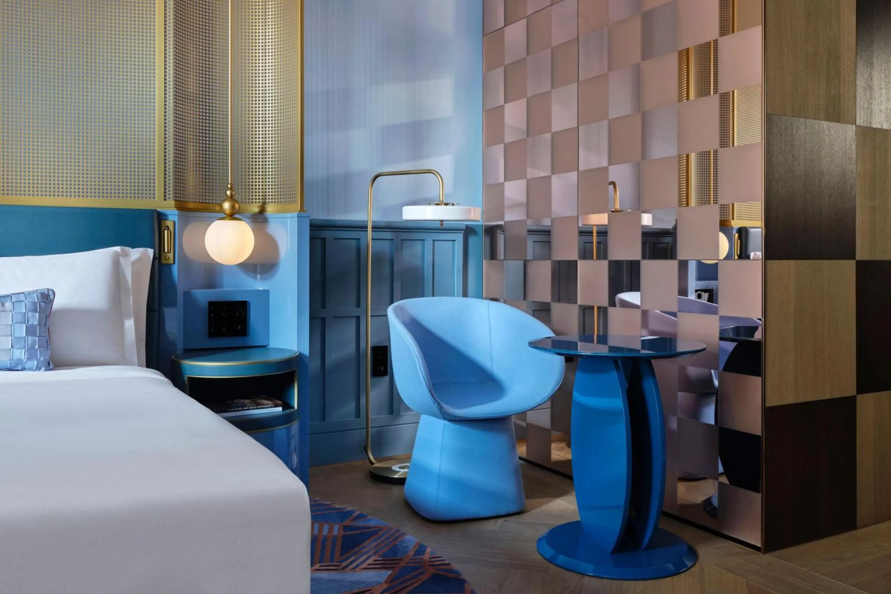 Seating area, Bed in W Budapest