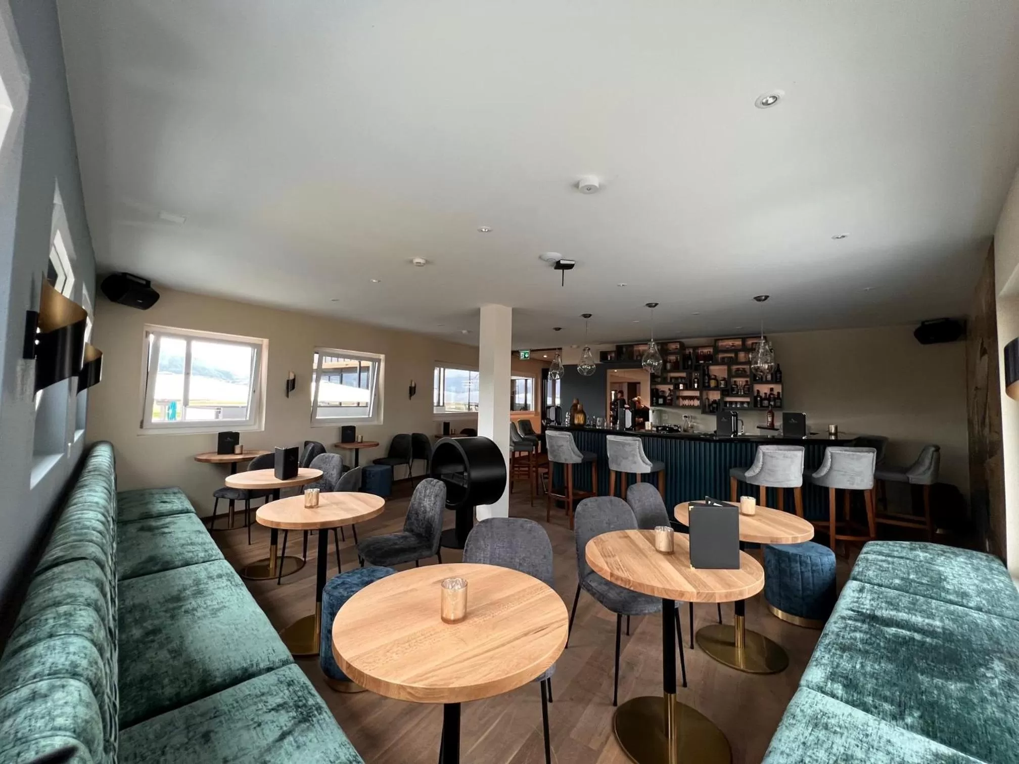 Lounge or bar in AMANTE Hotel