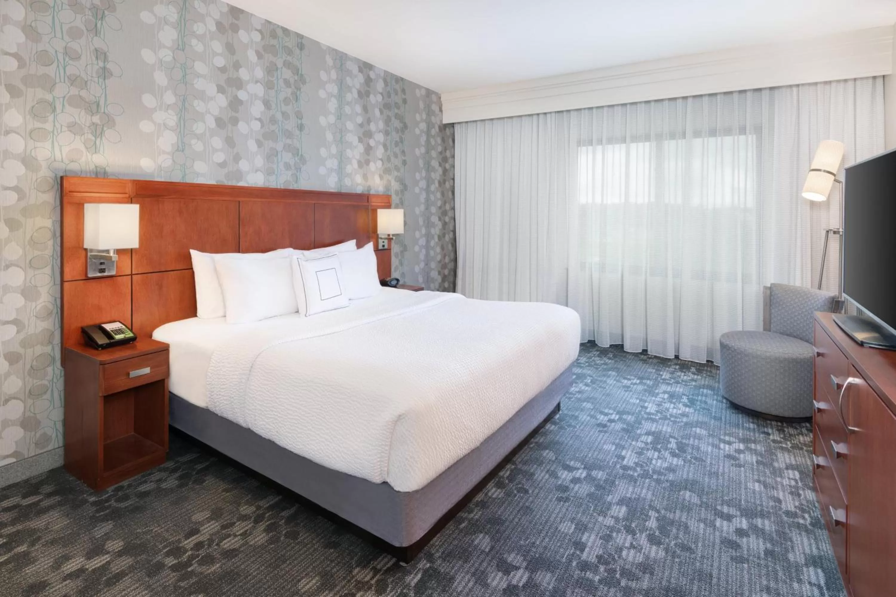 Bedroom, Bed in Courtyard by Marriott Pittsburgh Washington Meadow Lands
