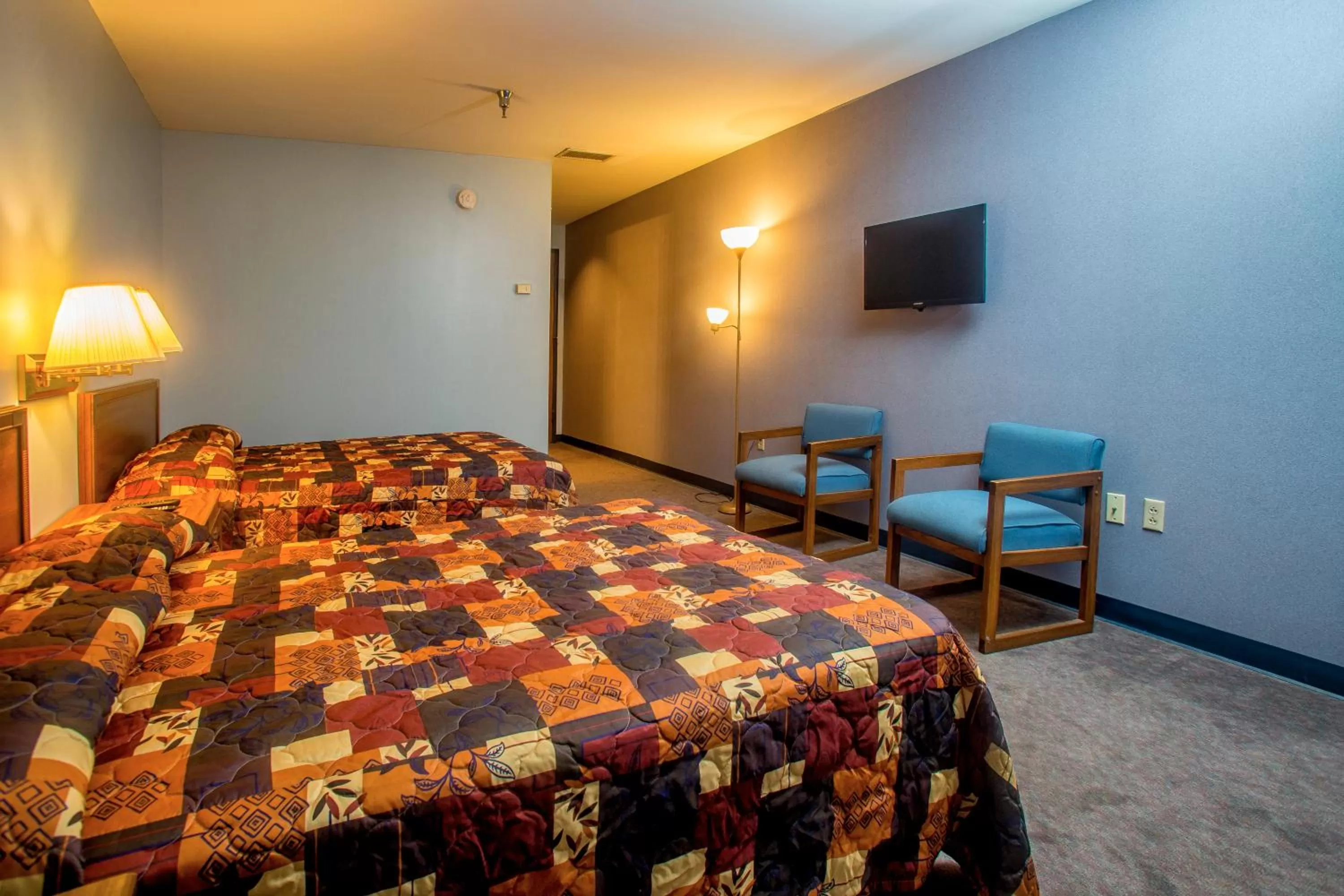 Bedroom, Bed in Lafayette Inn