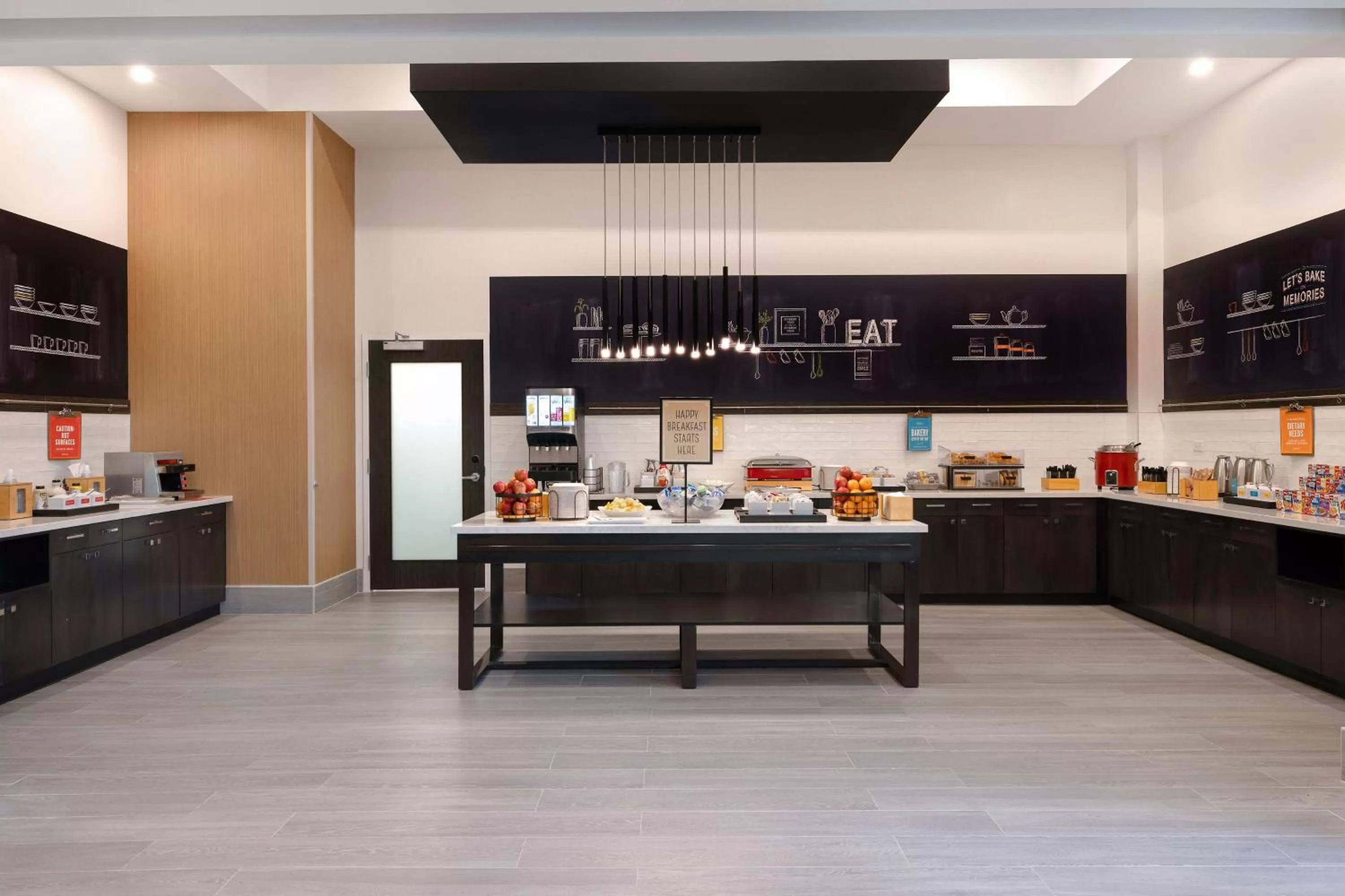 Breakfast in Hampton Inn & Suites Burlington, Ontario, Canada