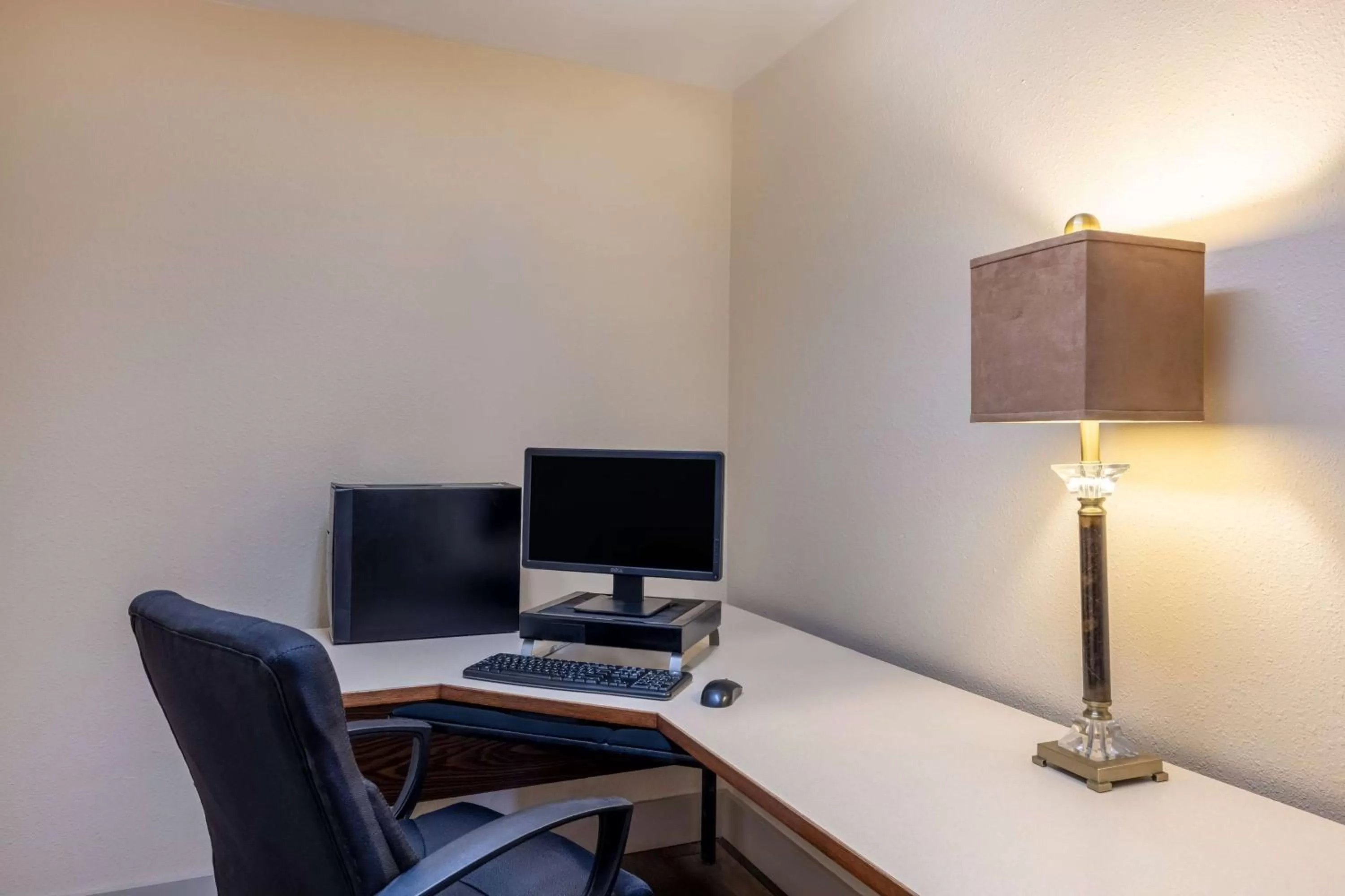 Business facilities in Super 8 by Wyndham Butte MT