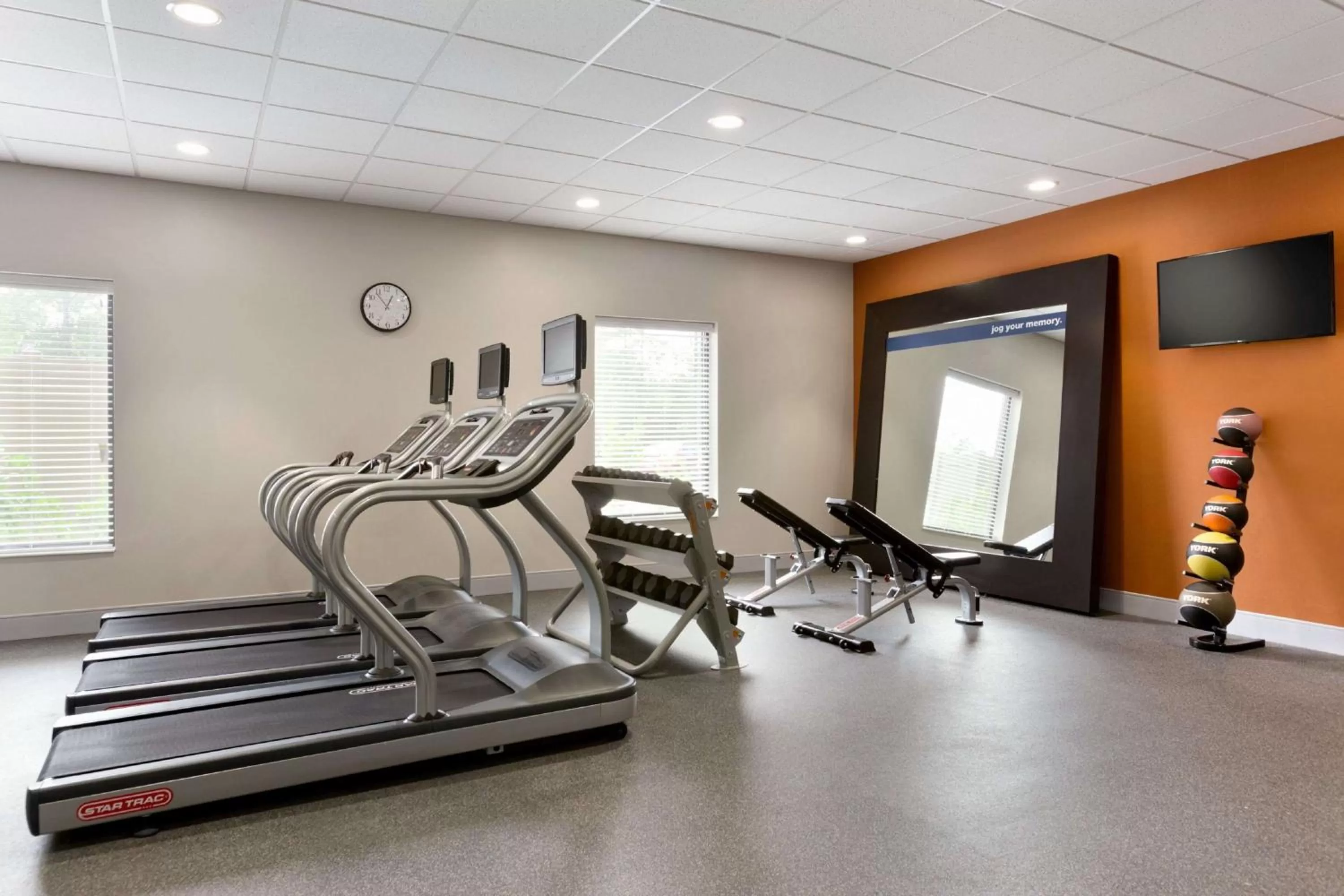 Fitness centre/facilities in Hampton Inn By Hilton North Olmsted Cleveland Airport