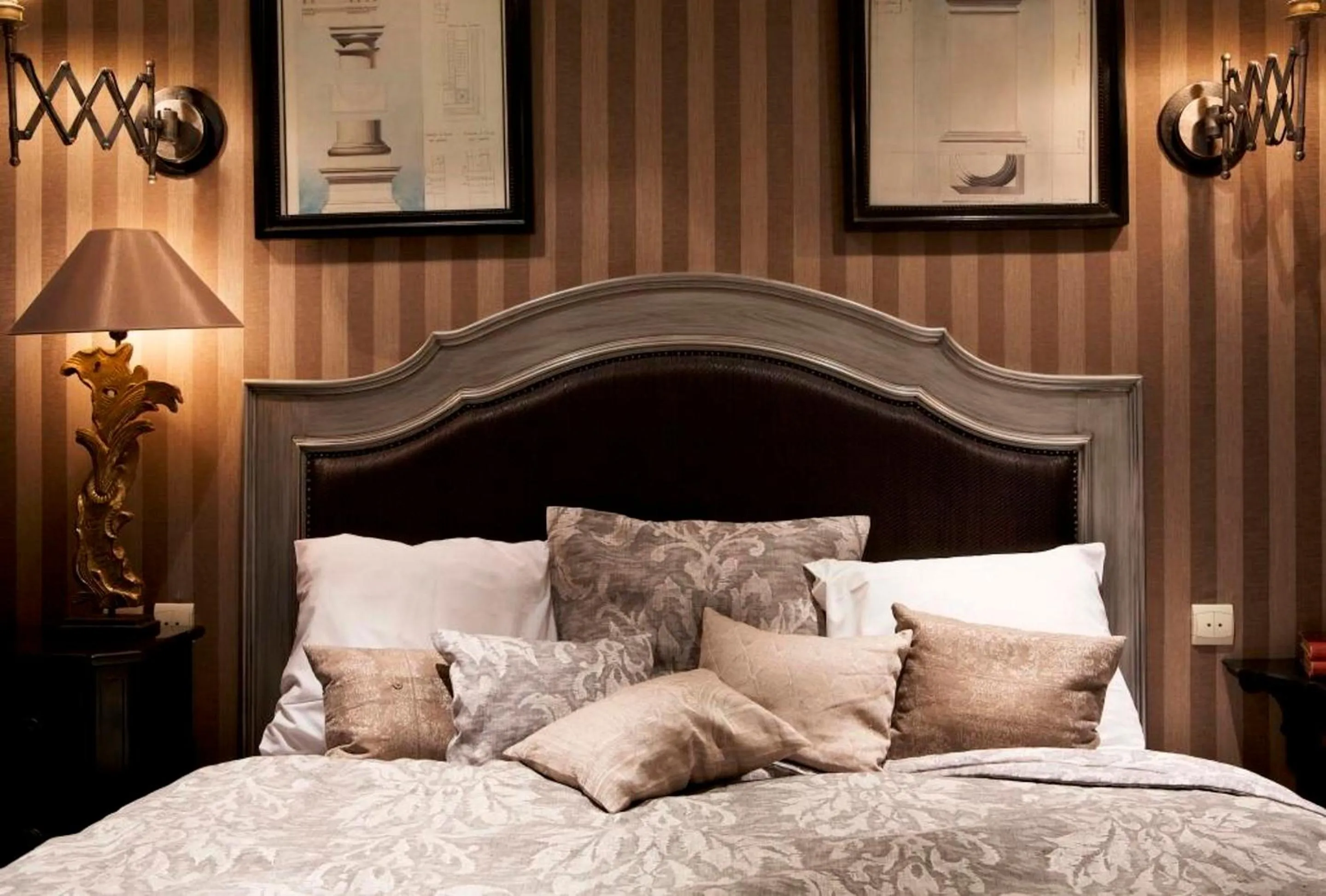 Bedroom, Bed in Hôtel Chateaubriand