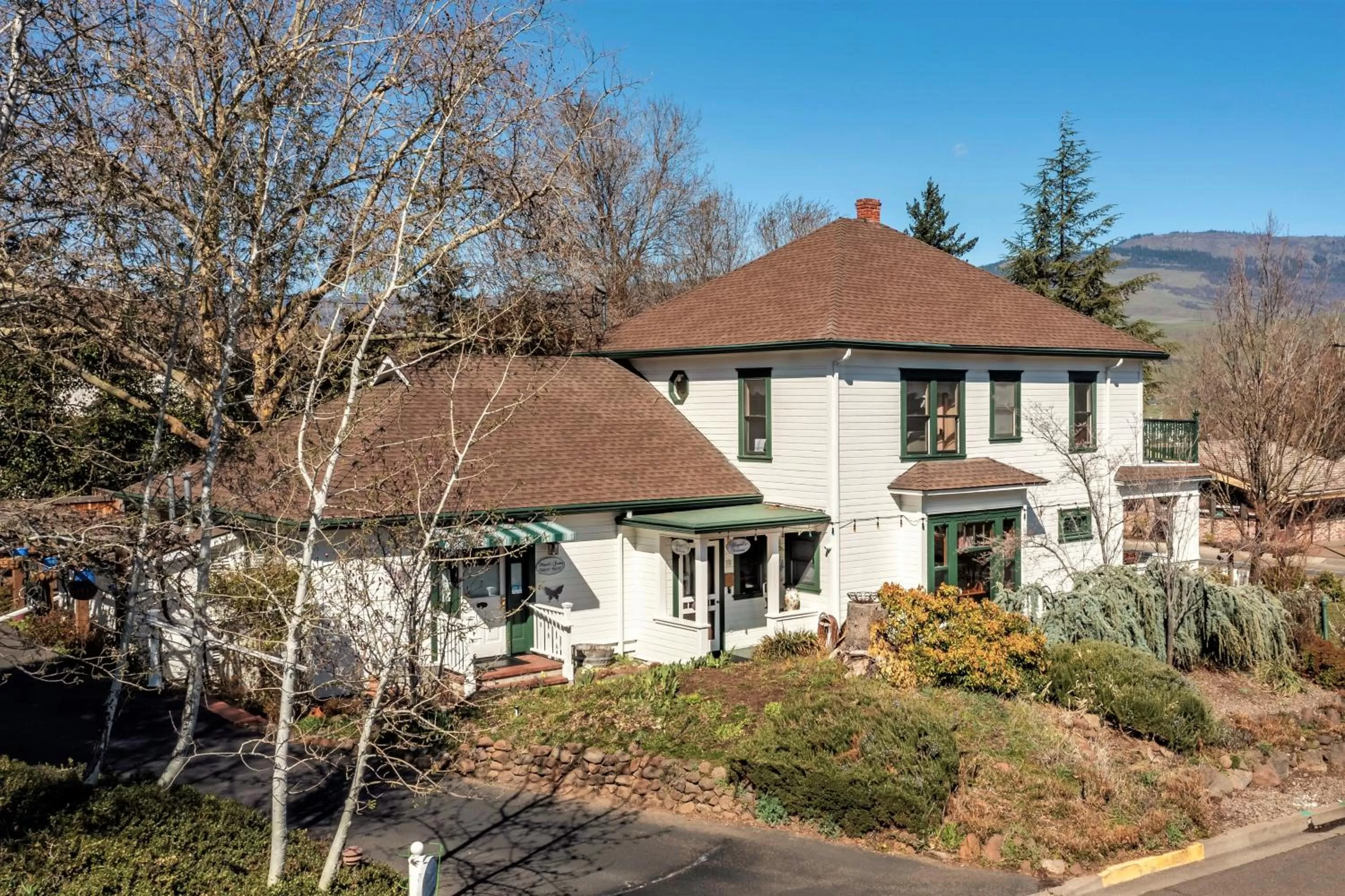 Property building in Abigail's Bed and Breakfast Inn