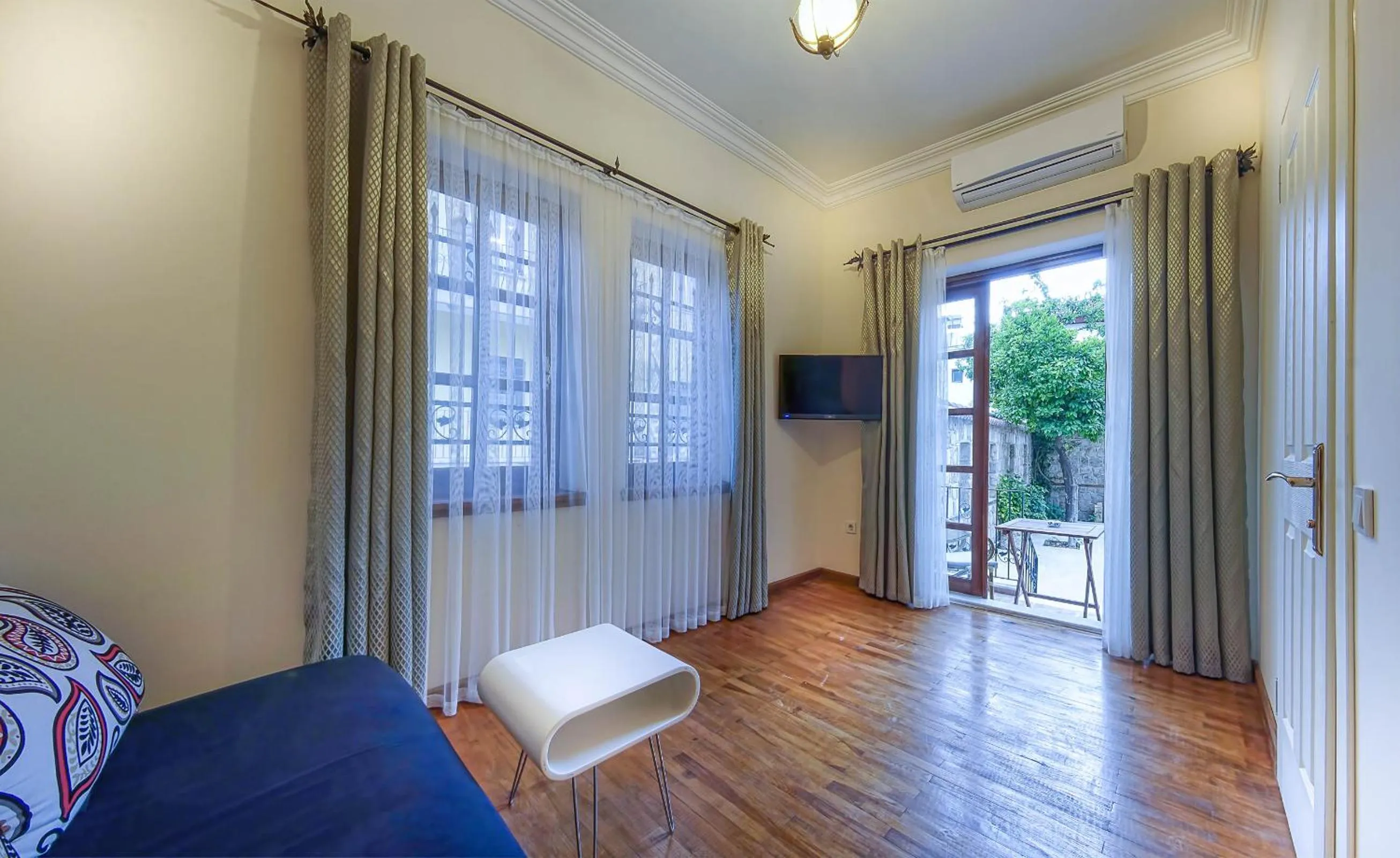 Bedroom in Minyon Hotel