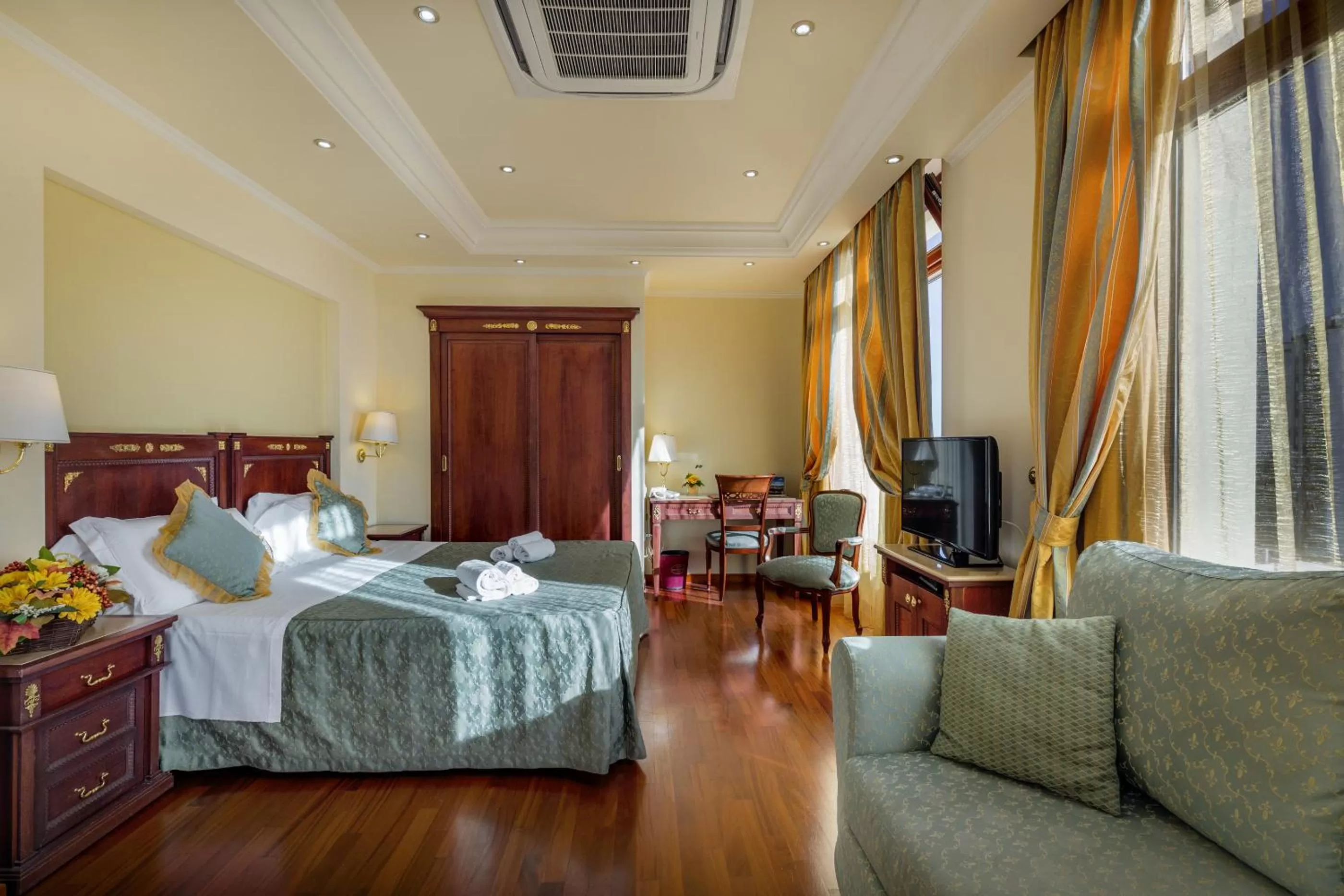 Photo of the whole room, Bed in Hotel Panorama