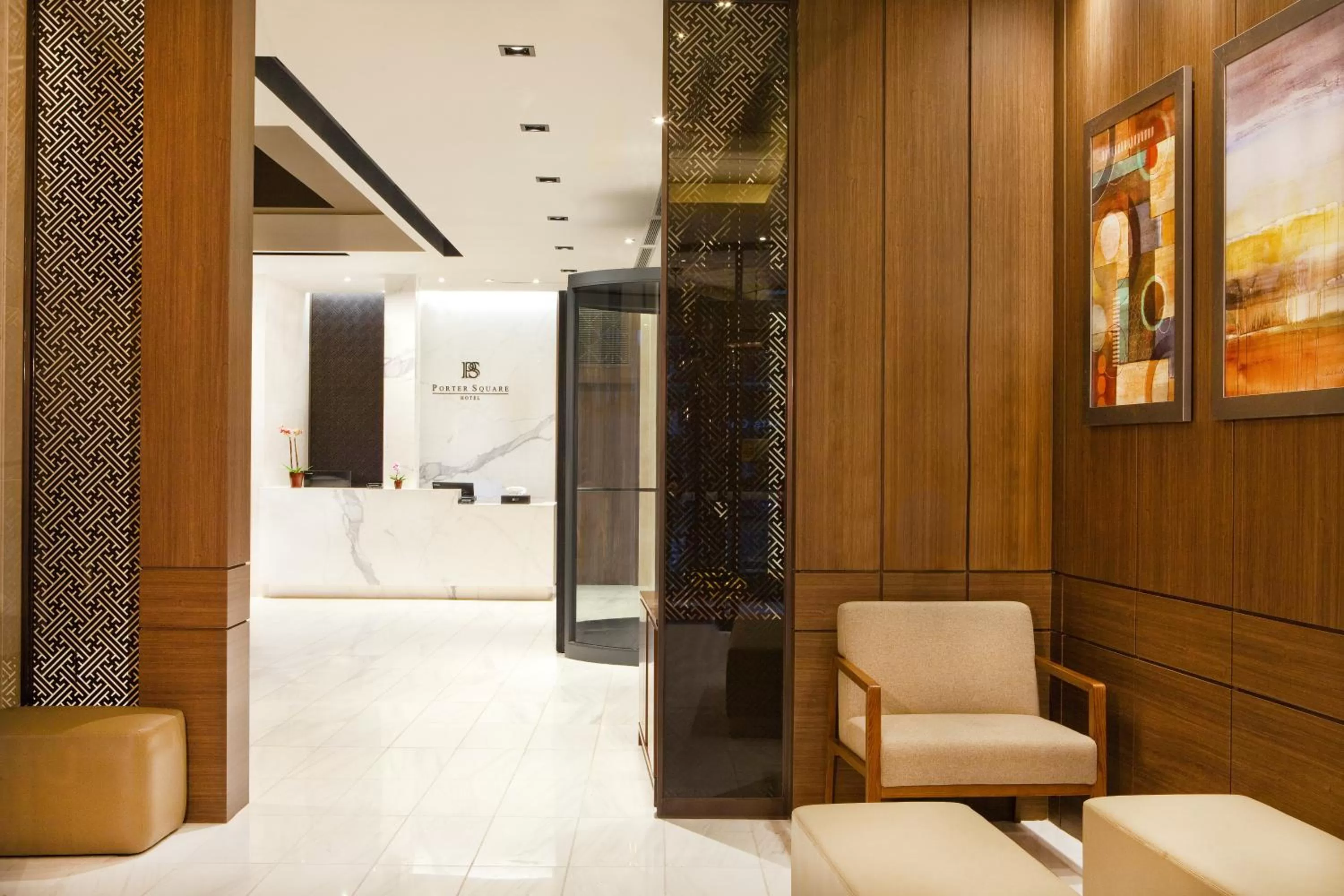 Lobby or reception in Porter Square Hotel