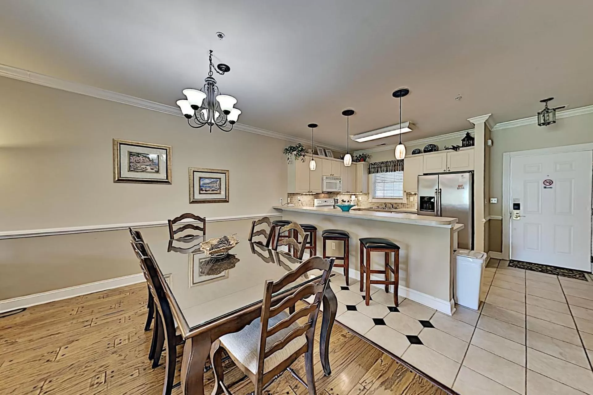 Kitchen or kitchenette in Myrtlewood Condos