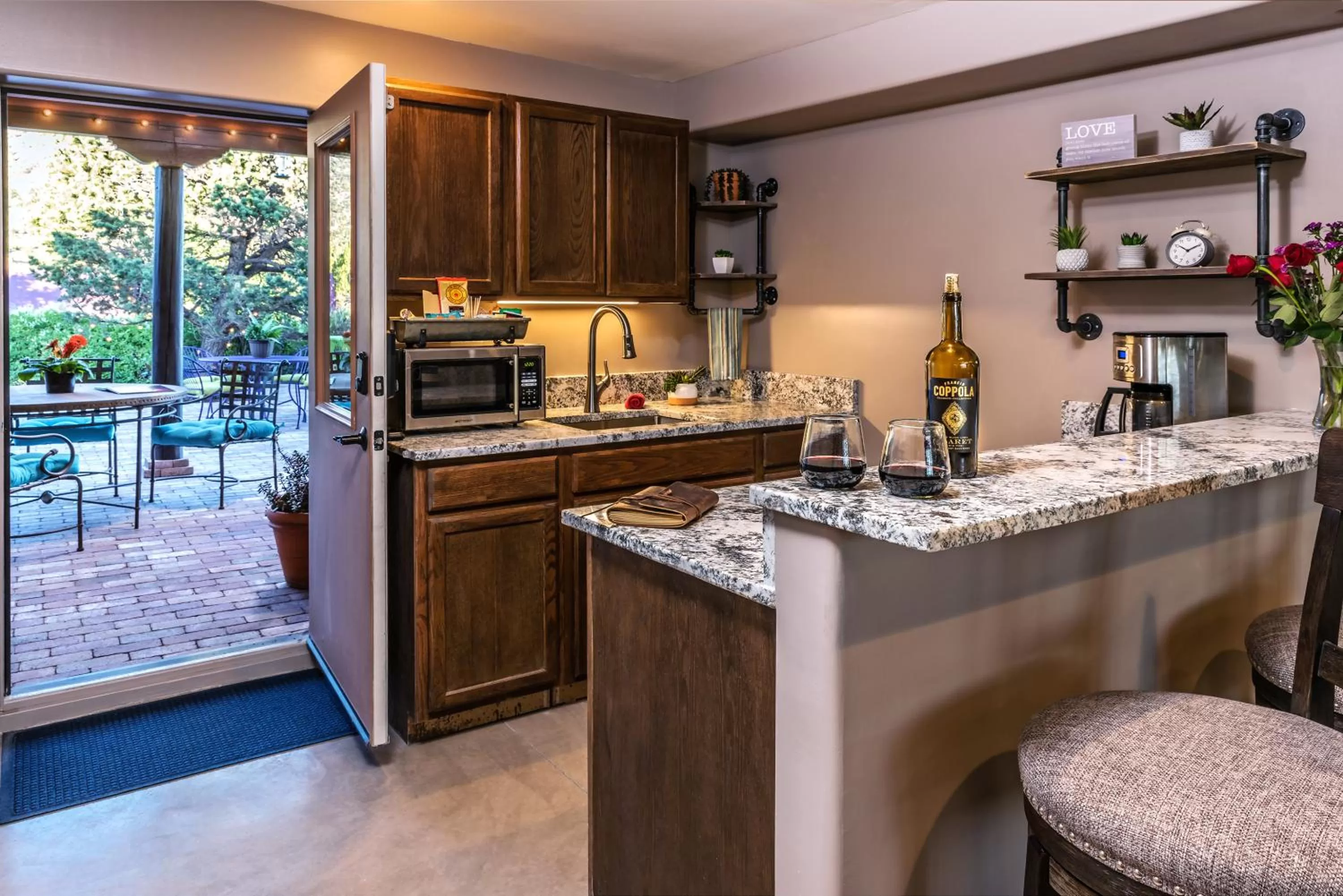View (from property/room), Kitchen/Kitchenette in Bobcat Inn
