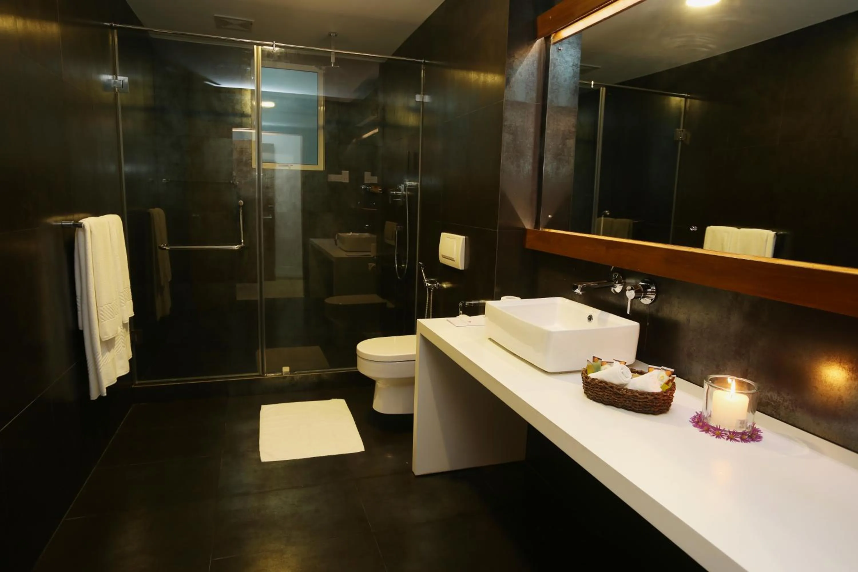 Bathroom in Randholee Resort & Spa