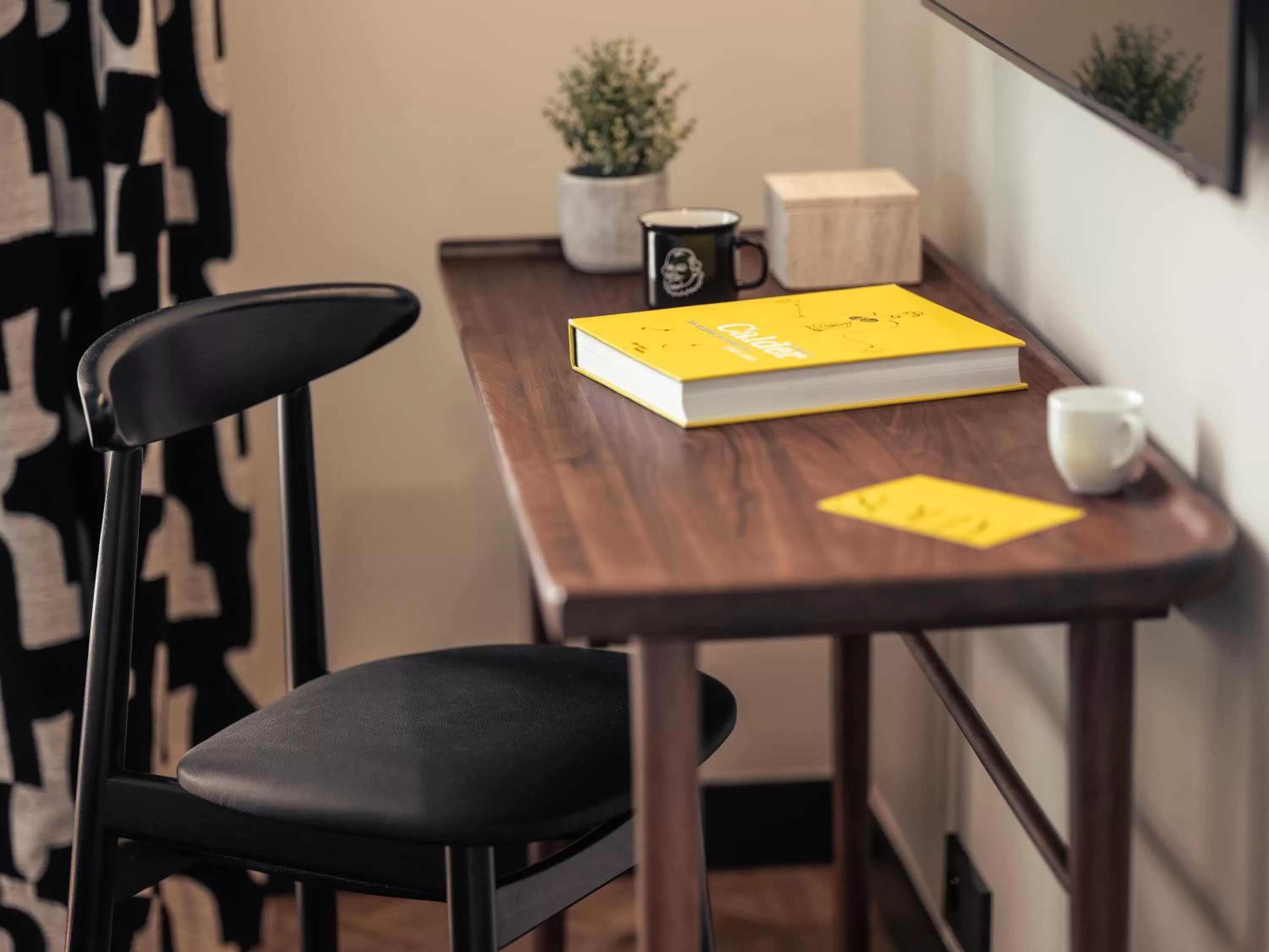 hair dresser in Solly Hôtel Paris